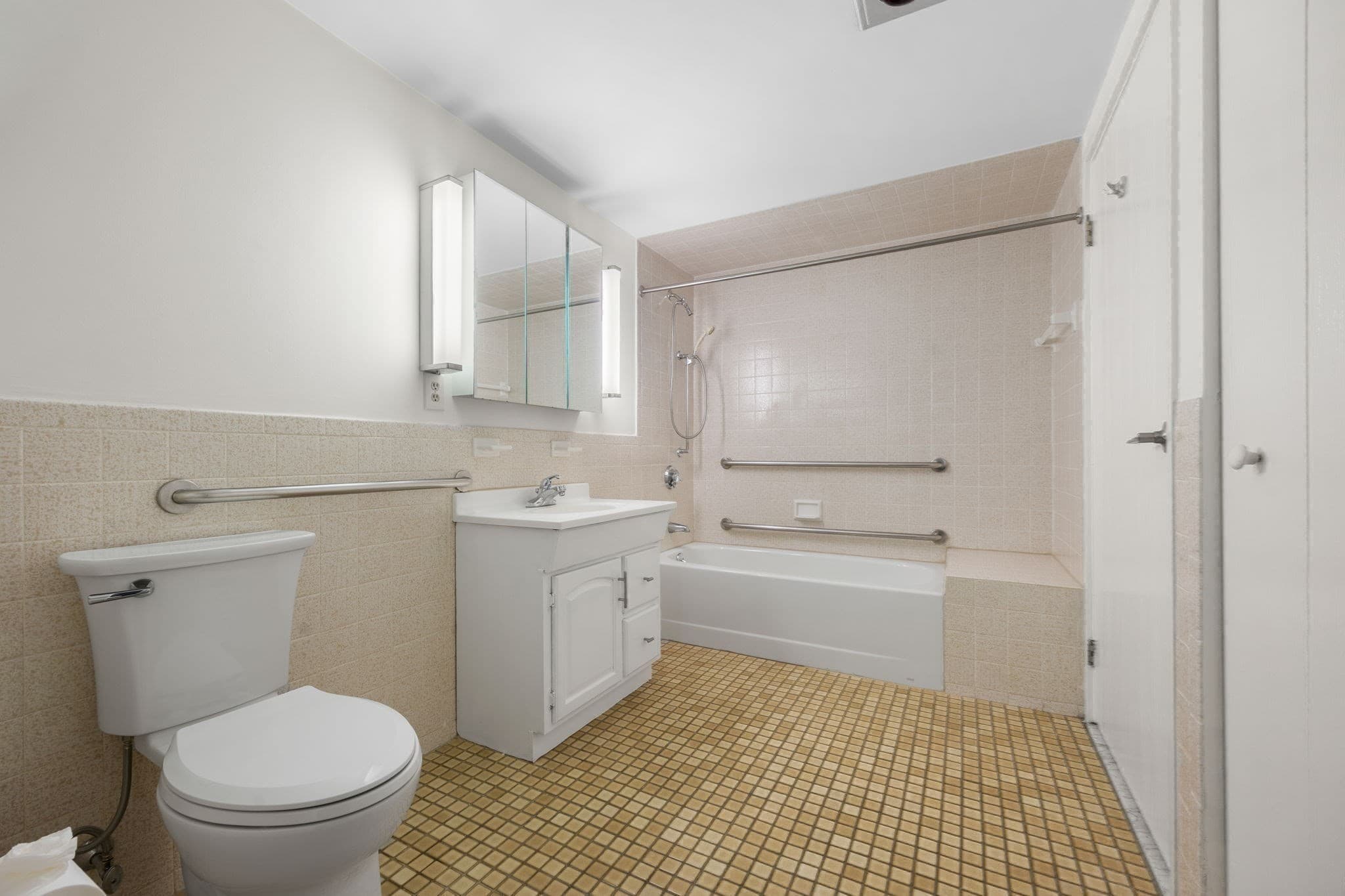 Condominium at 180 Green Street # 411, Melrose MA 02176, Melrose, photo 20 of 33