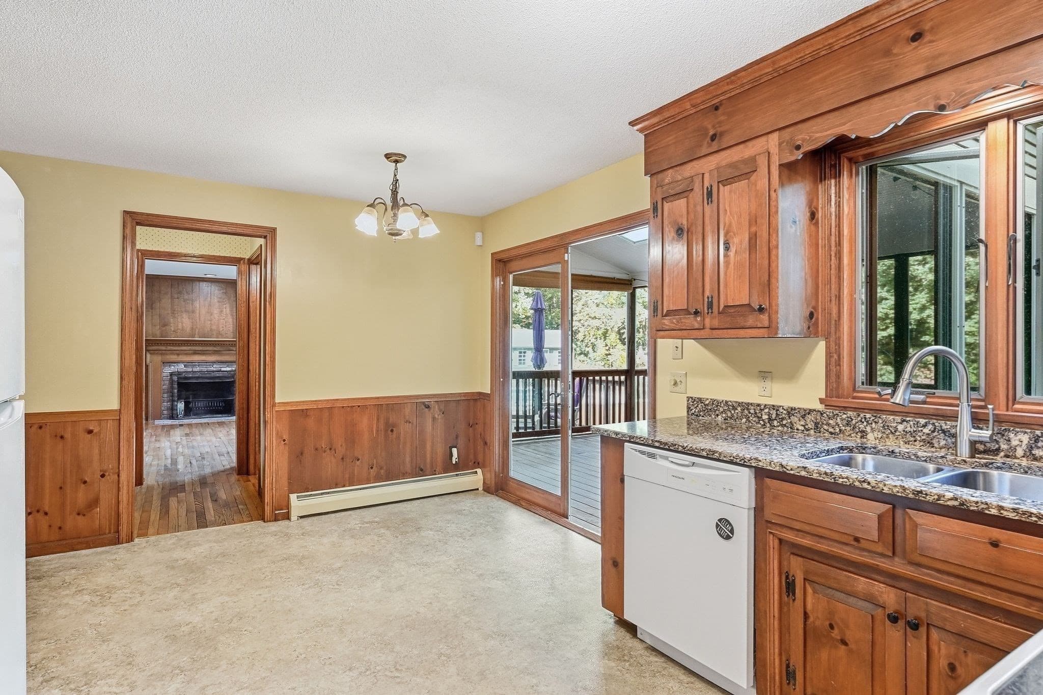 Single Family Residence at 4 Edson Dr, Wilbraham MA 01095, Wilbraham, photo 12 of 42