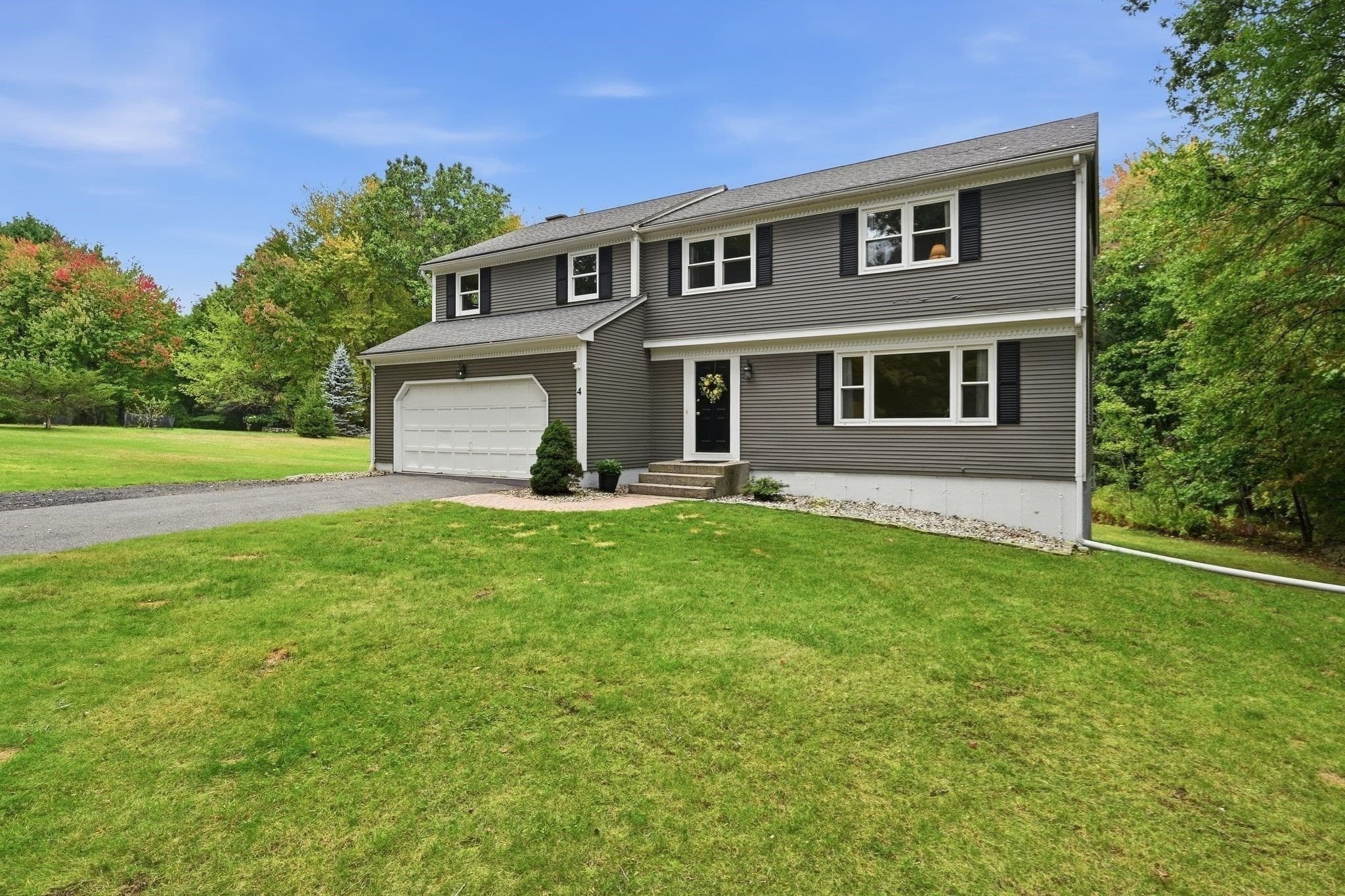 Single Family Residence at 4 Edson Dr, Wilbraham MA 01095, Wilbraham, photo 5 of 42