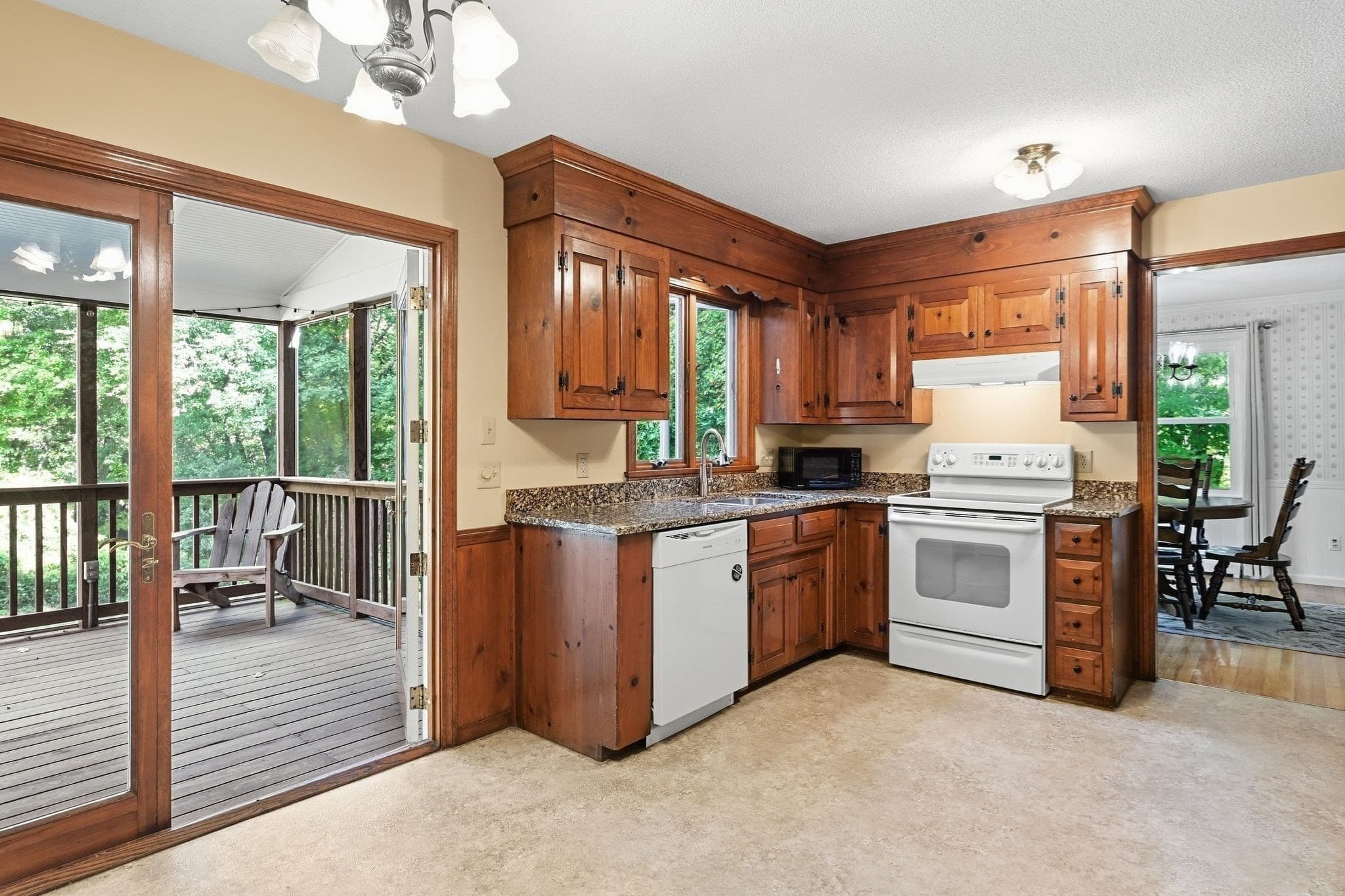 Single Family Residence at 4 Edson Dr, Wilbraham MA 01095, Wilbraham, photo 11 of 42