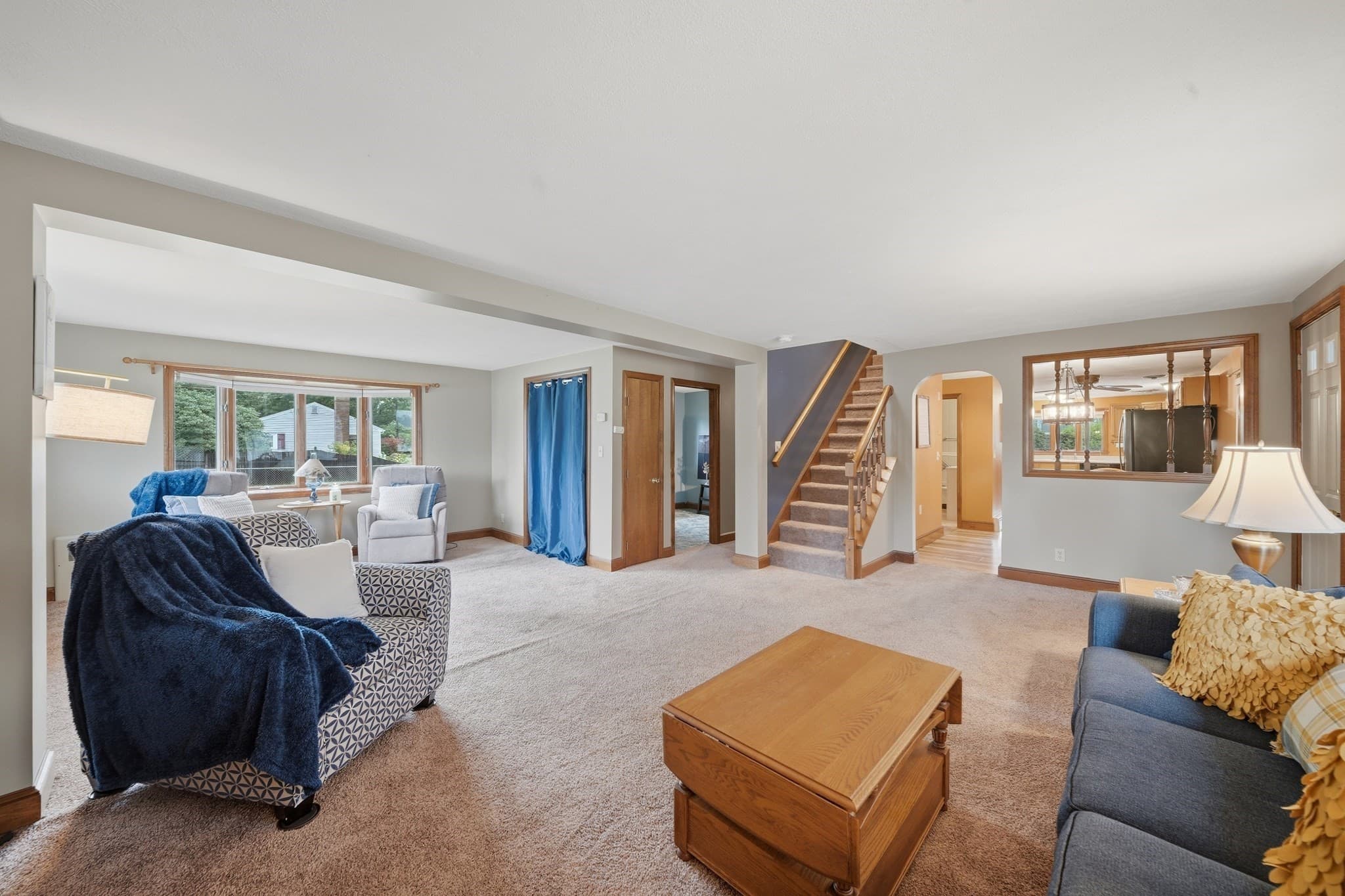 Single Family Residence at 672 Shawsheen St, Tewksbury MA 01876, Tewksbury, photo 5 of 41