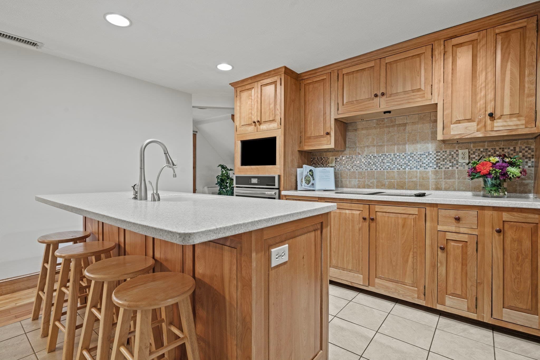 Single Family Residence at 54 Edward Ave, Lynnfield MA 01940, Lynnfield, photo 6 of 33