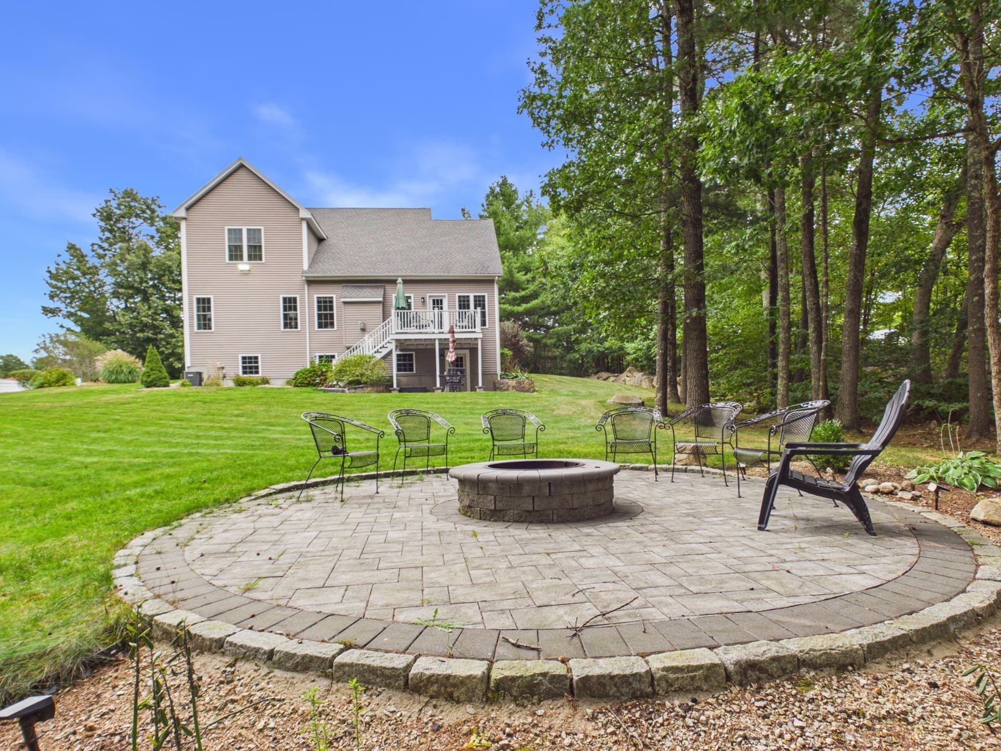 Single Family Residence at 16 Tabor Rd, Uxbridge MA 01569, Uxbridge, photo 36 of 41