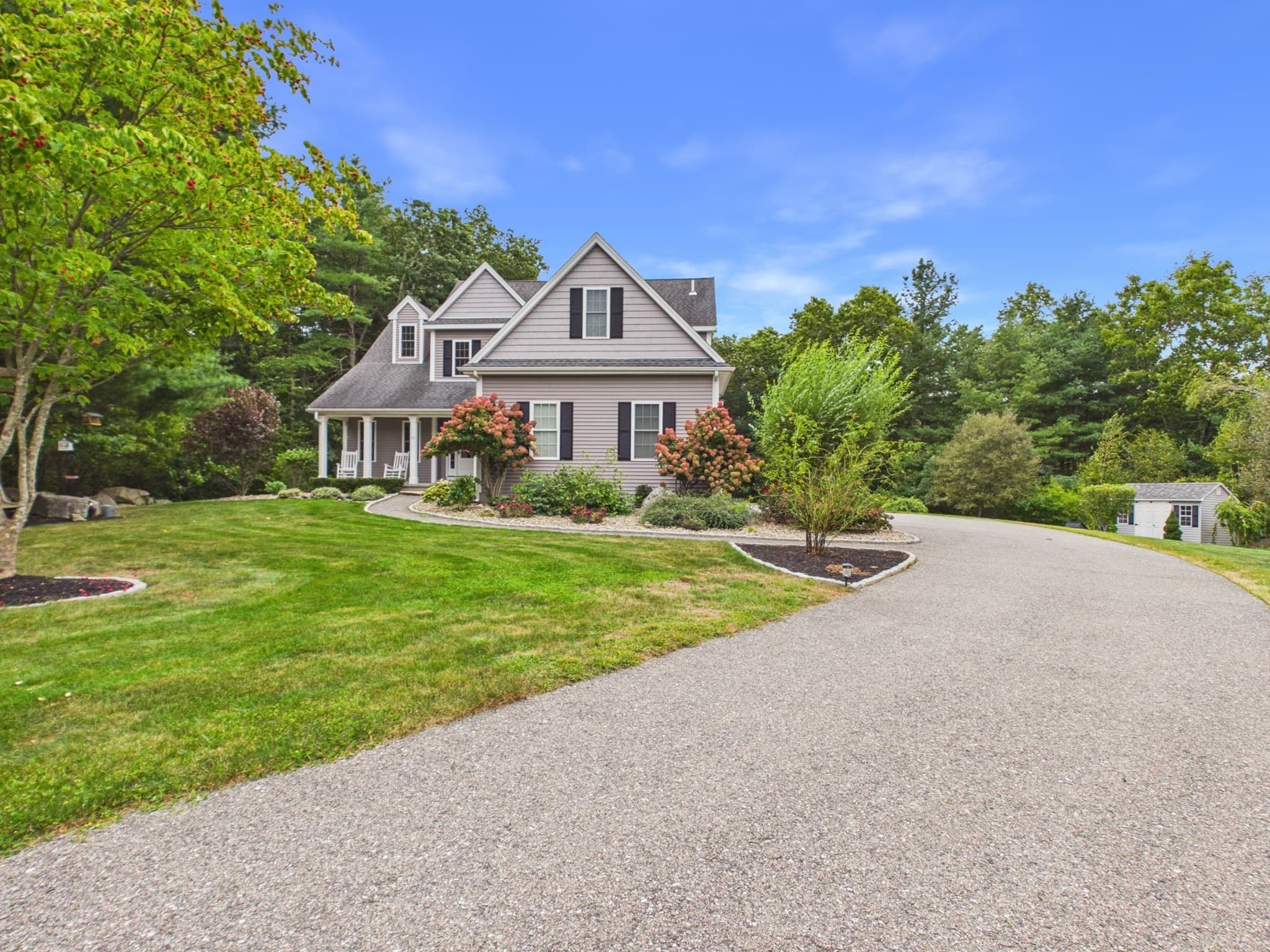 16 Tabor Rd, Uxbridge MA 01569