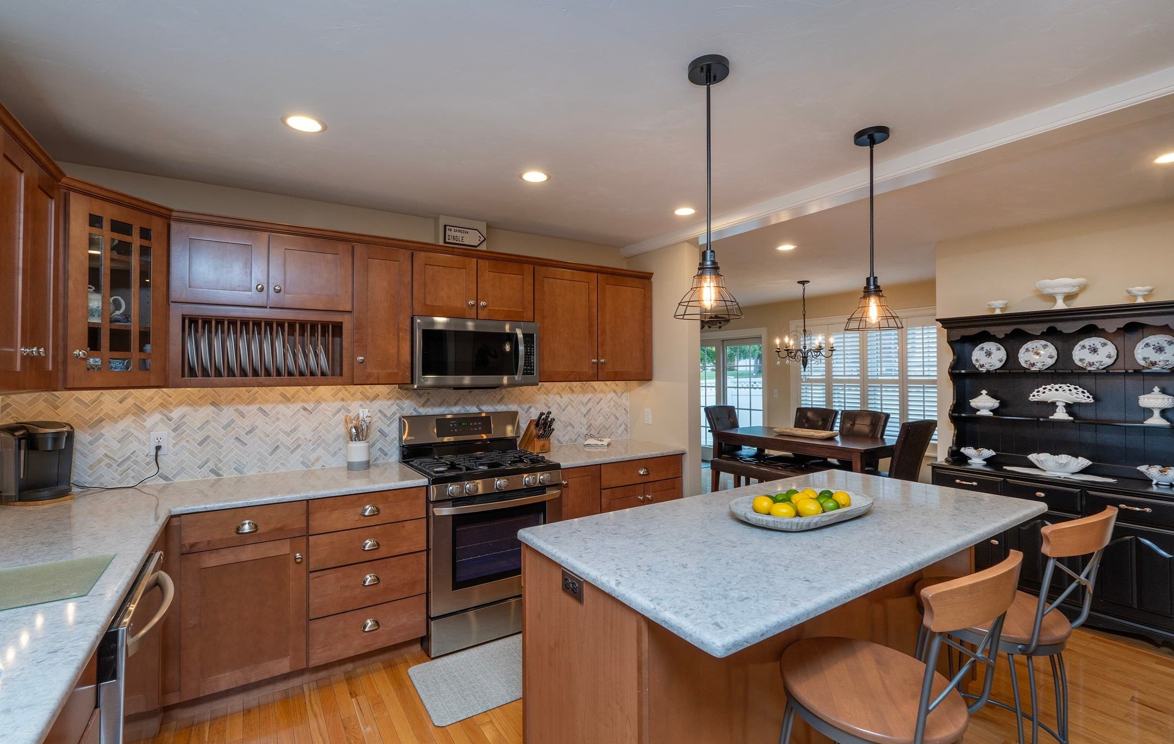 Single Family Residence at 210 Market St, Amesbury MA 01913, Amesbury, photo 2 of 28