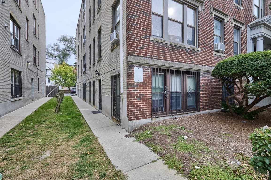 Condominium at 7 Lothian Rd # B, Boston MA 02135, Boston, photo 19 of 21