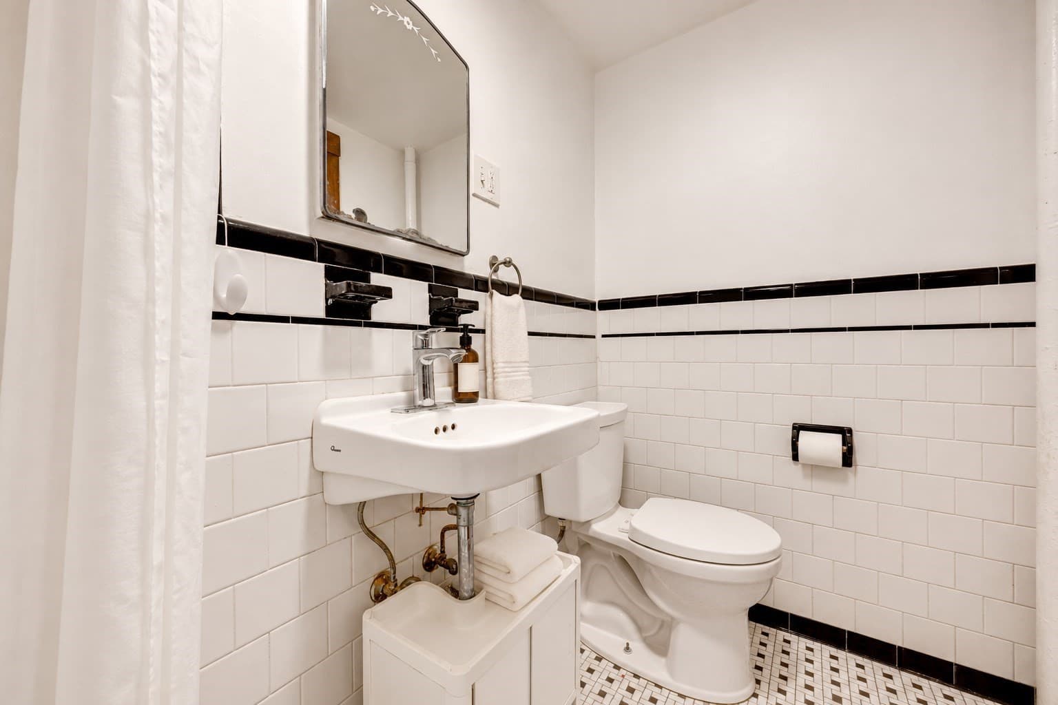 Condominium at 849 Beacon St., # 2, Boston MA 02215, Boston, photo 9 of 11