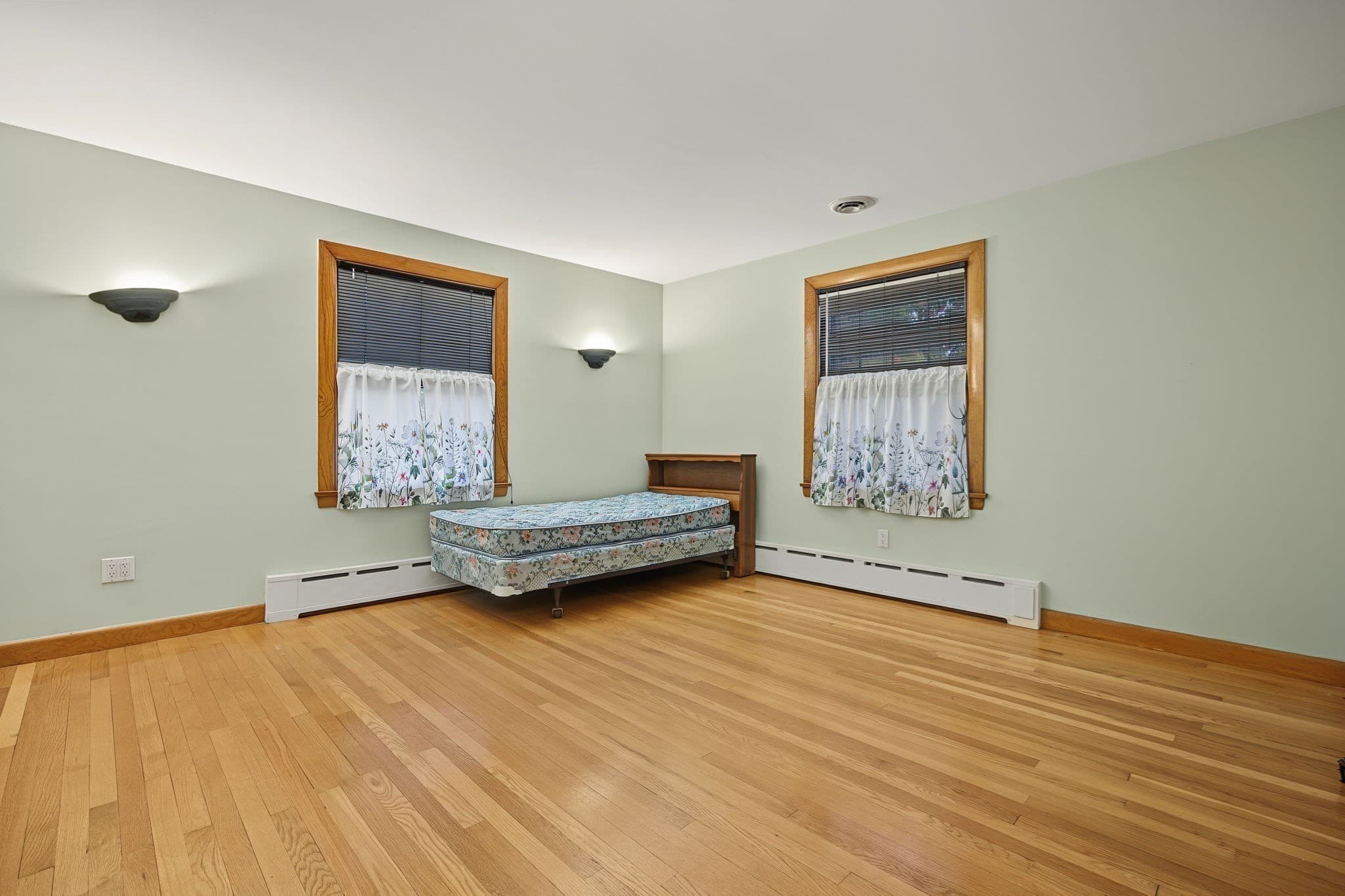 Single Family Residence at 1066 Main St, Haverhill MA 01830, Haverhill, photo 26 of 41