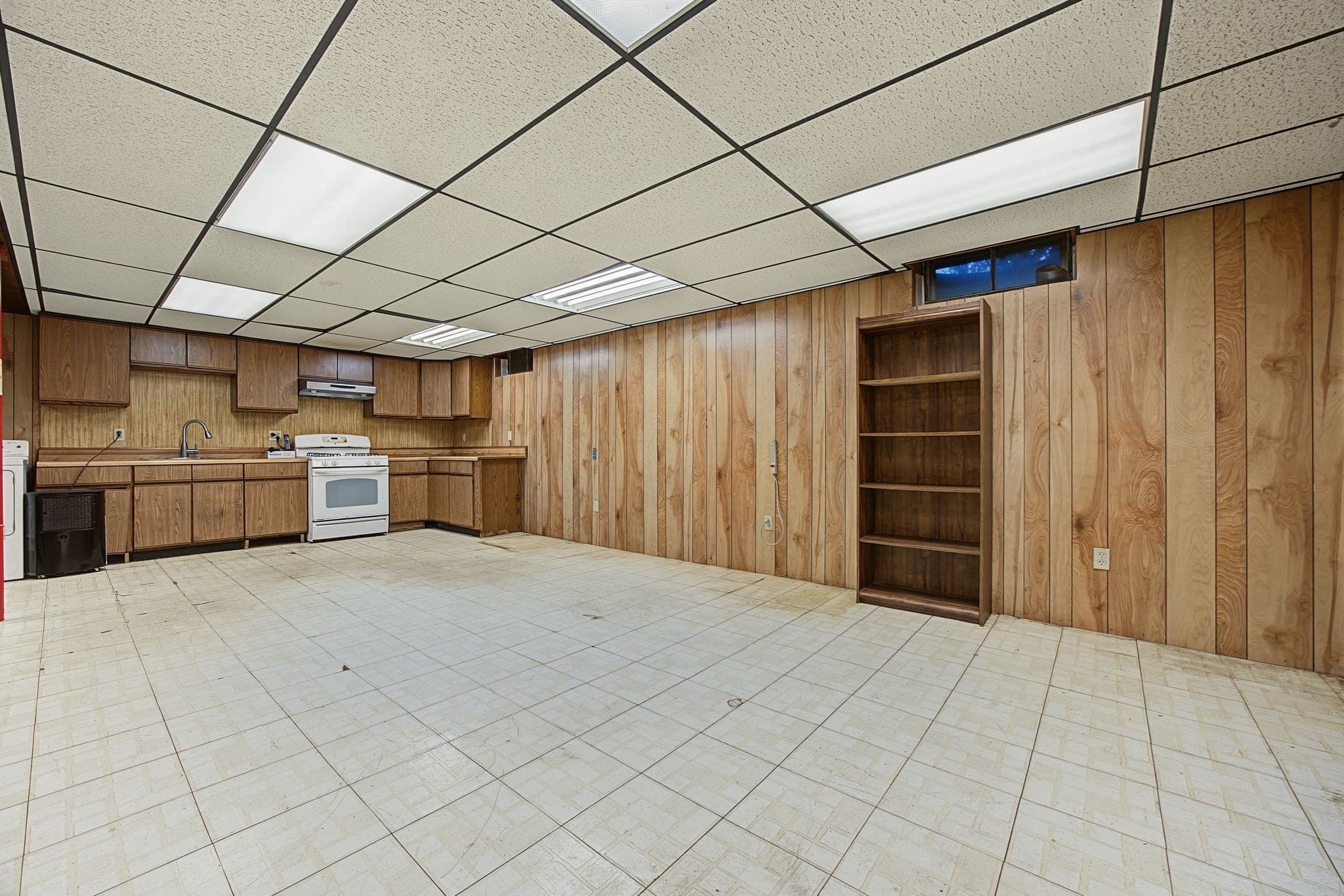 Single Family Residence at 1066 Main St, Haverhill MA 01830, Haverhill, photo 36 of 41