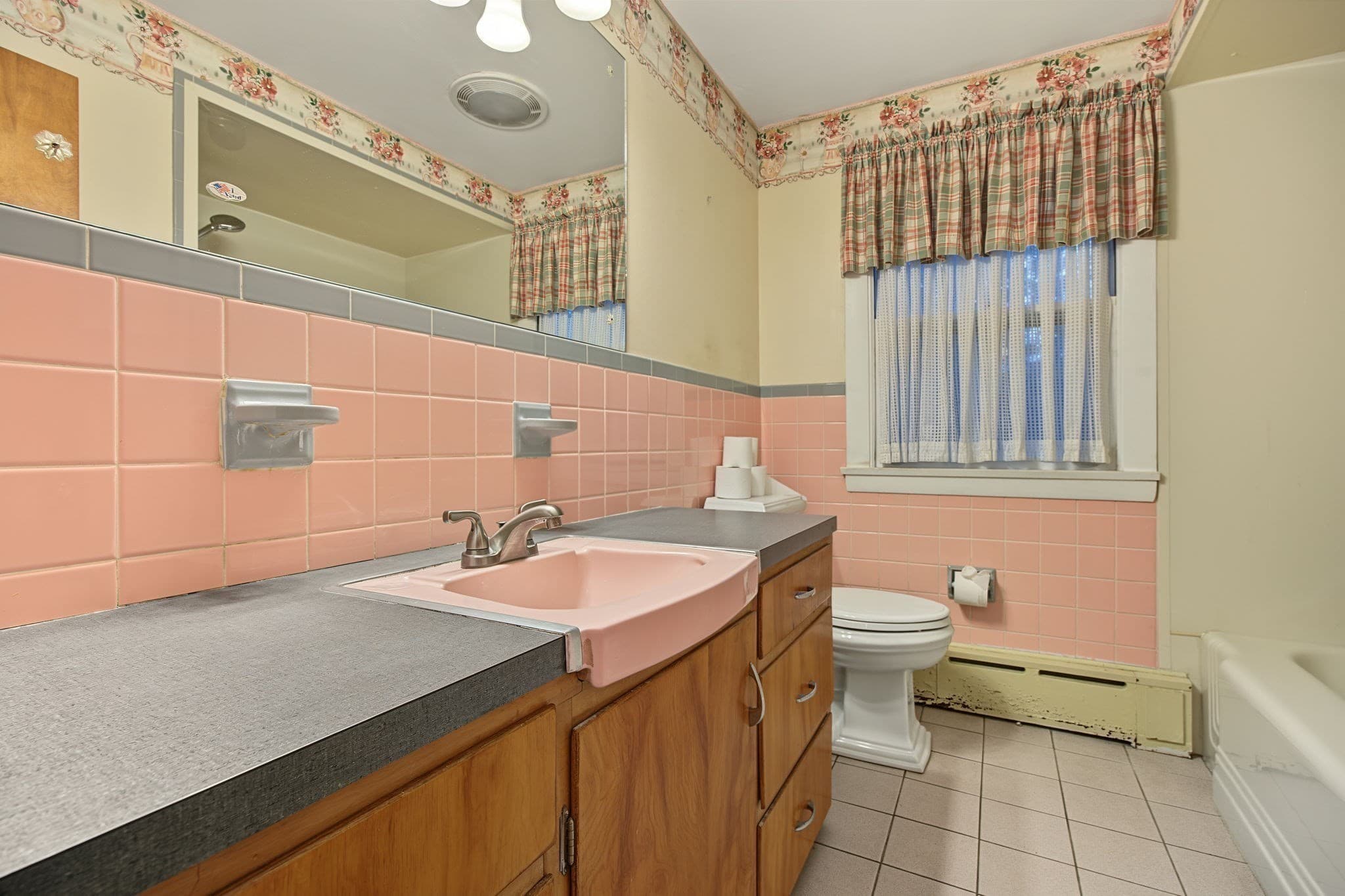 Single Family Residence at 1066 Main St, Haverhill MA 01830, Haverhill, photo 24 of 41