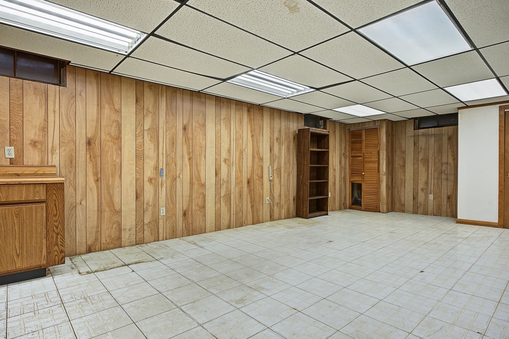 Single Family Residence at 1066 Main St, Haverhill MA 01830, Haverhill, photo 34 of 41