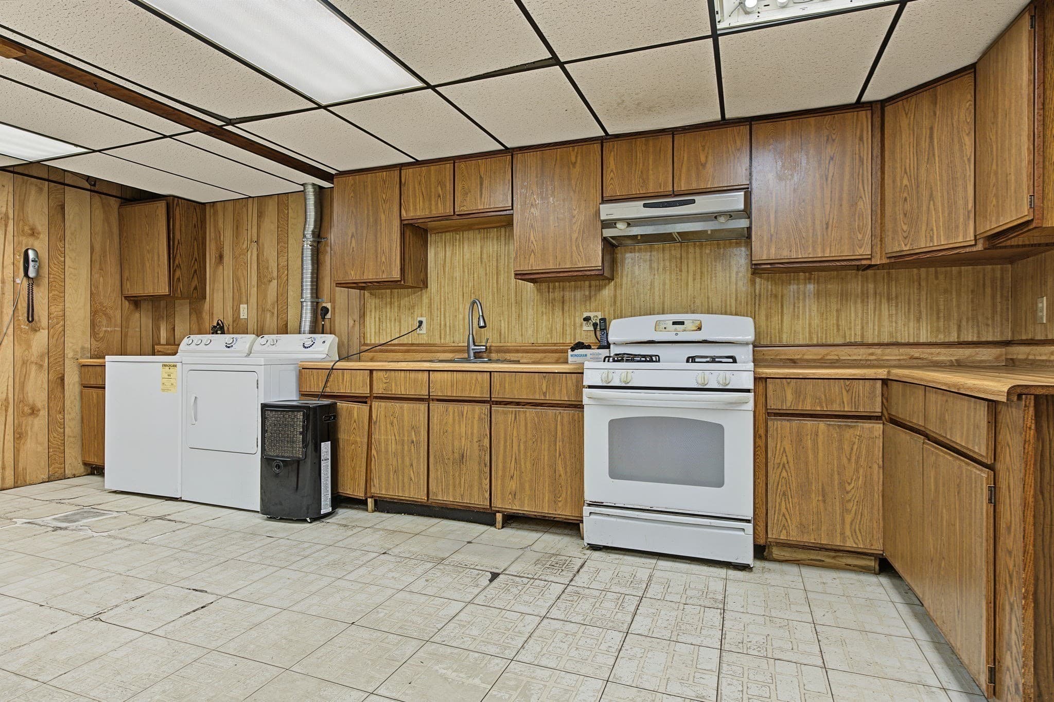 Single Family Residence at 1066 Main St, Haverhill MA 01830, Haverhill, photo 38 of 41