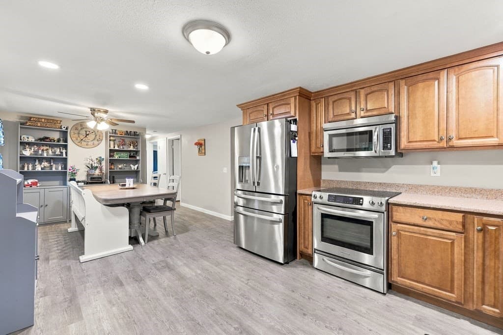 Single Family Residence at 17 Phoenix Rd, Auburn MA 01501, Auburn, photo 17 of 38