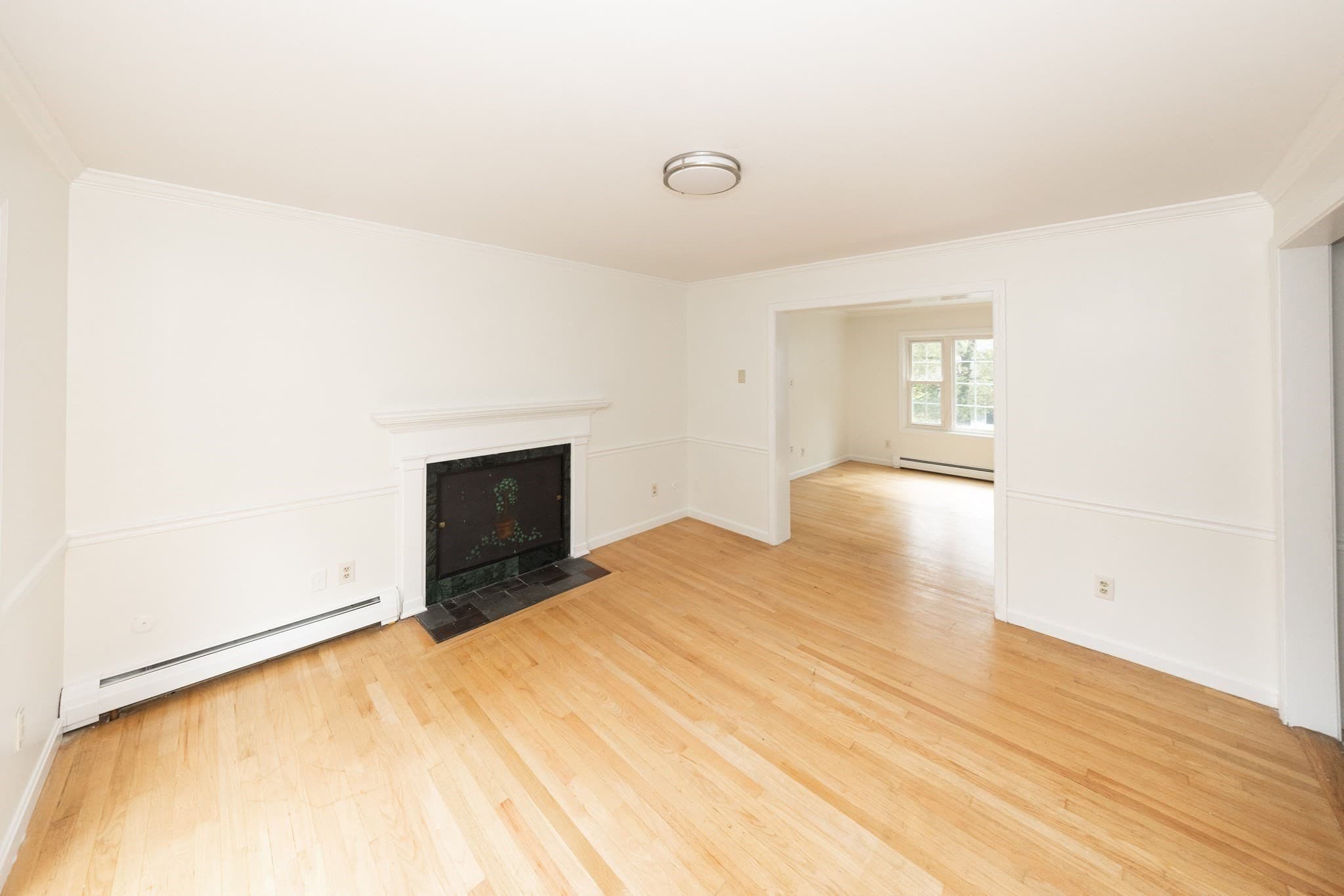 Single Family Residence at 24 Ellsmere St, Worcester MA 01604, Worcester, photo 5 of 27