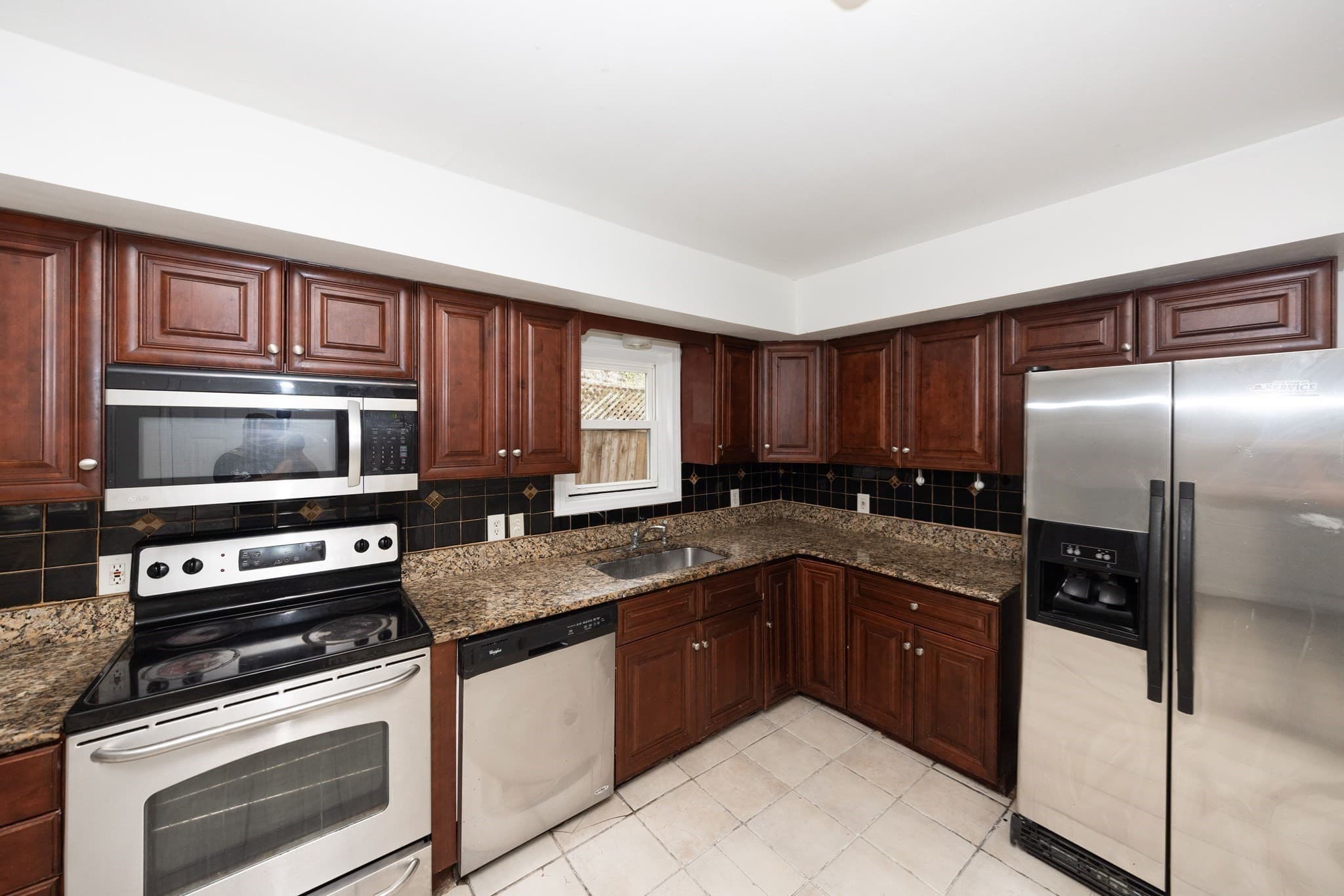 Single Family Residence at 24 Ellsmere St, Worcester MA 01604, Worcester, photo 10 of 27