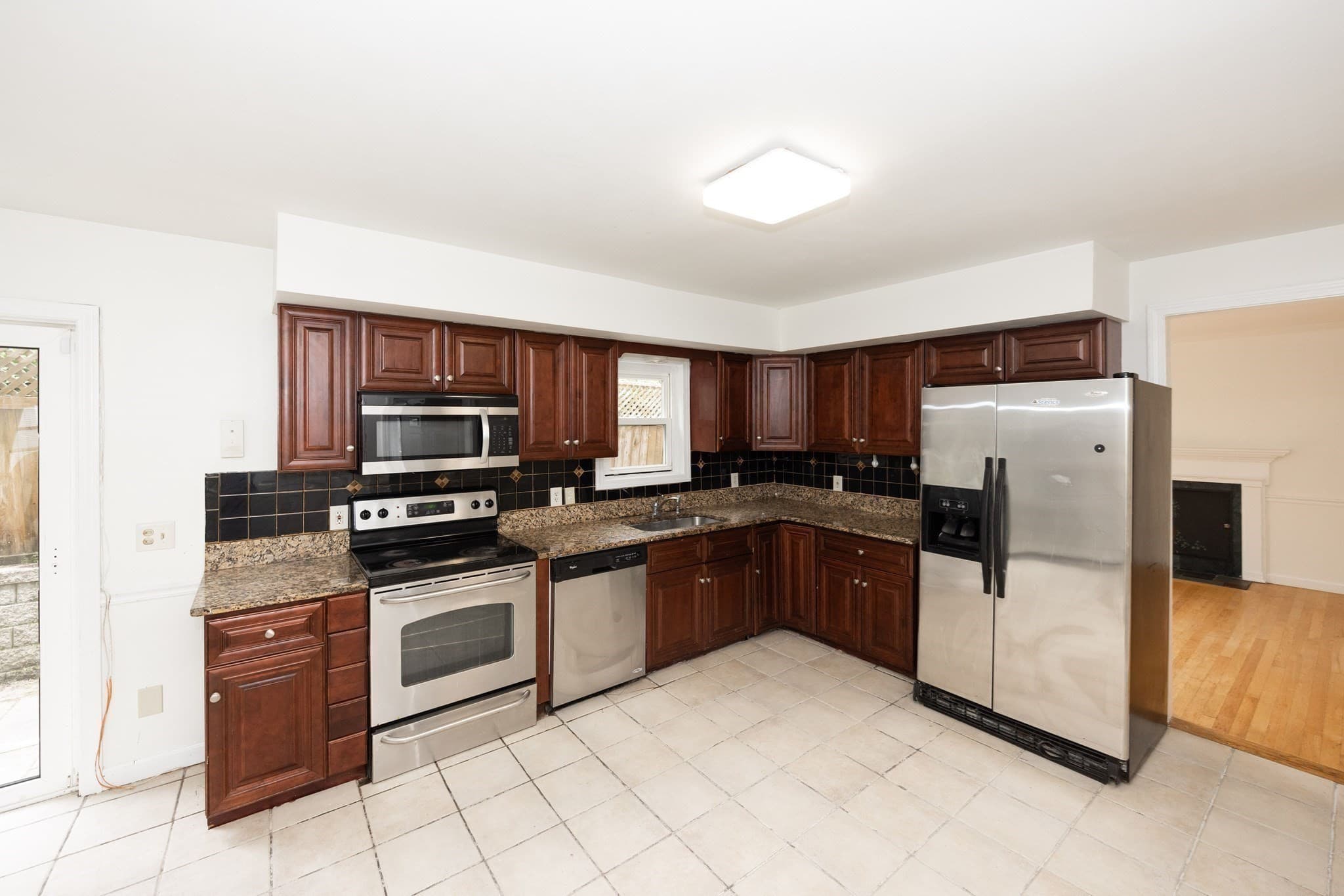 Single Family Residence at 24 Ellsmere St, Worcester MA 01604, Worcester, photo 11 of 27