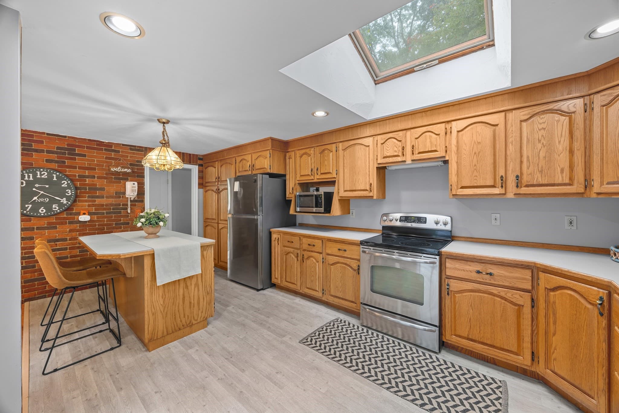Single Family Residence at 7 Edith Rd, Hudson MA 01749, Hudson, photo 11 of 38