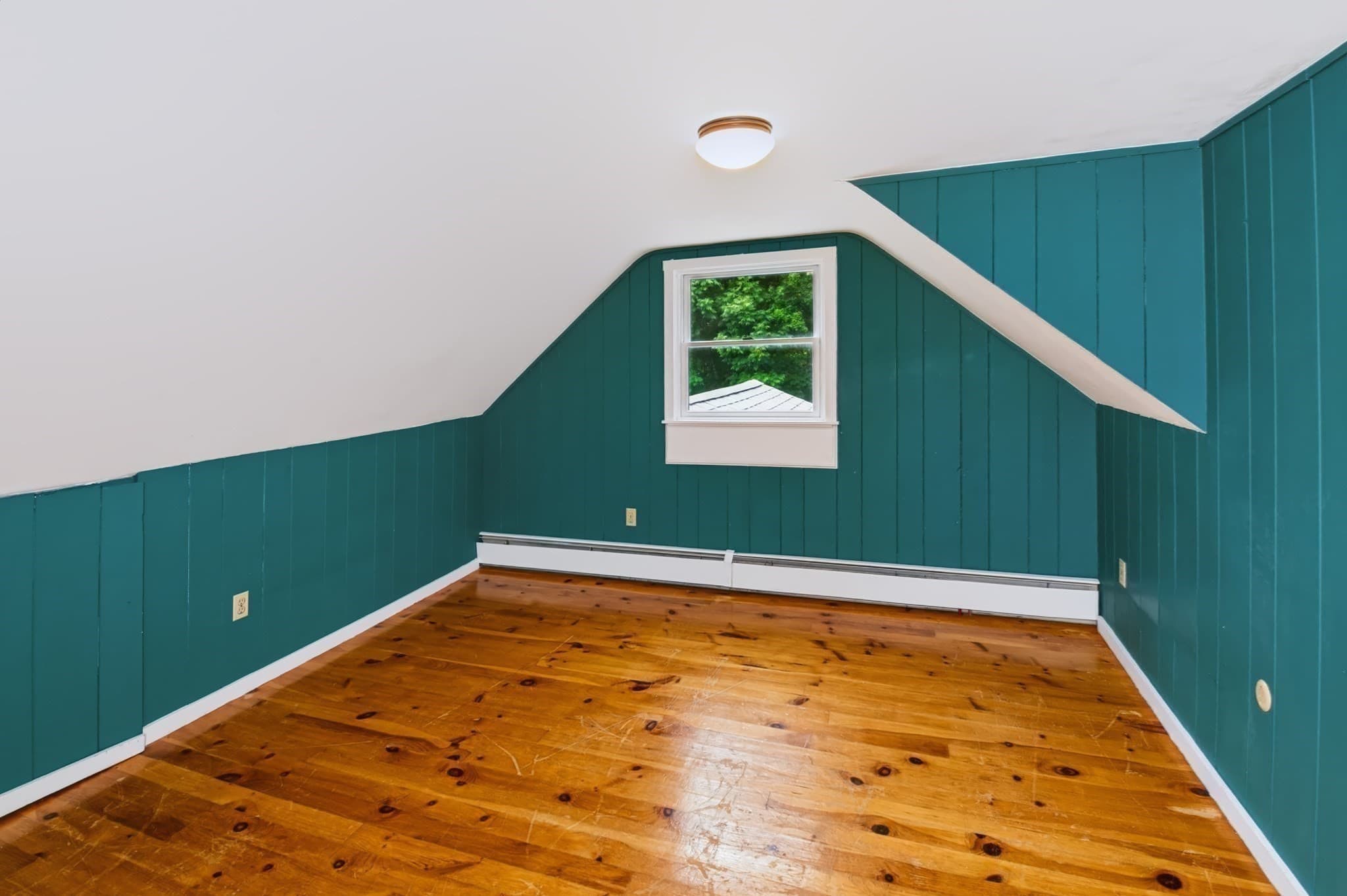 Single Family Residence at 194 W Sutton Rd, Sutton MA 01590, Sutton, photo 27 of 37