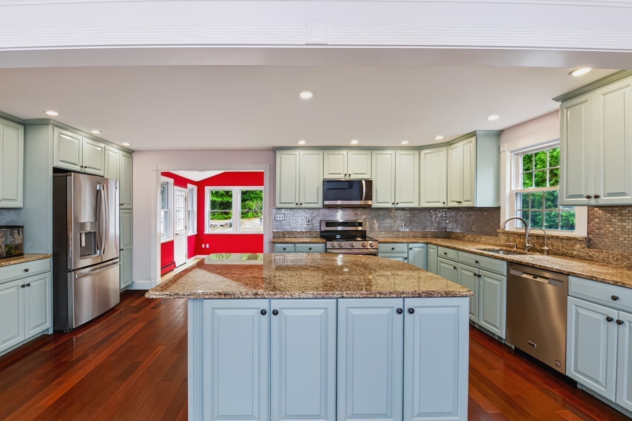Single Family Residence at 194 W Sutton Rd, Sutton MA 01590, Sutton, photo 3 of 37
