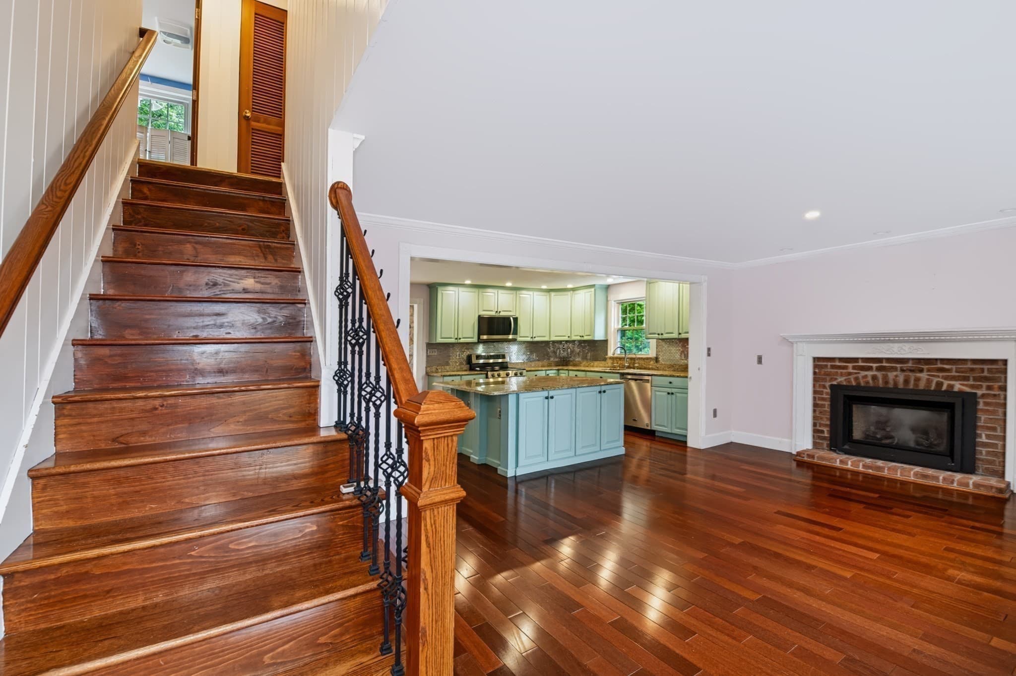 Single Family Residence at 194 W Sutton Rd, Sutton MA 01590, Sutton, photo 20 of 37