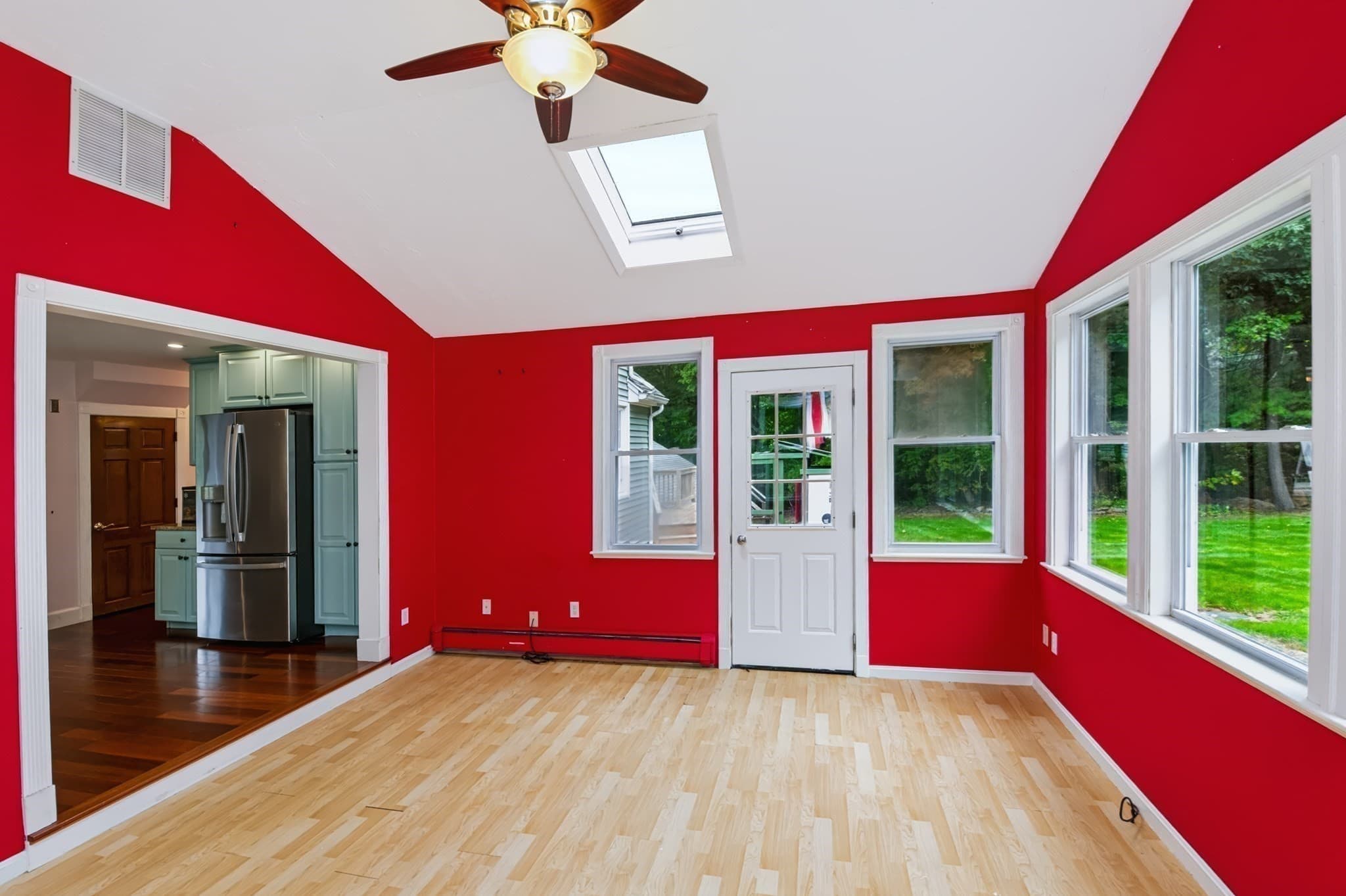 Single Family Residence at 194 W Sutton Rd, Sutton MA 01590, Sutton, photo 9 of 37