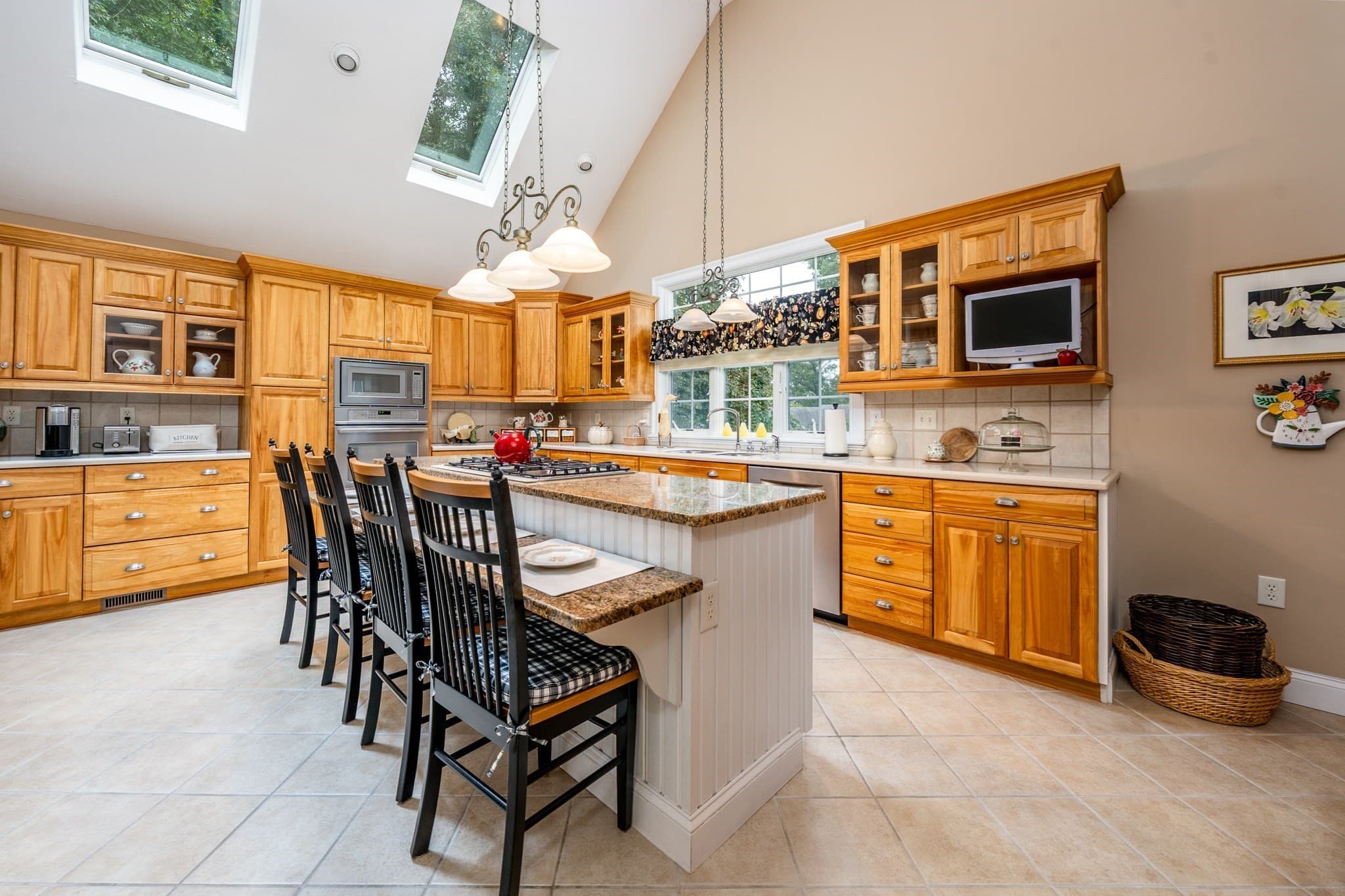 Single Family Residence at 93 Avon Rd, Yarmouth MA 02675, Yarmouth, photo 4 of 41