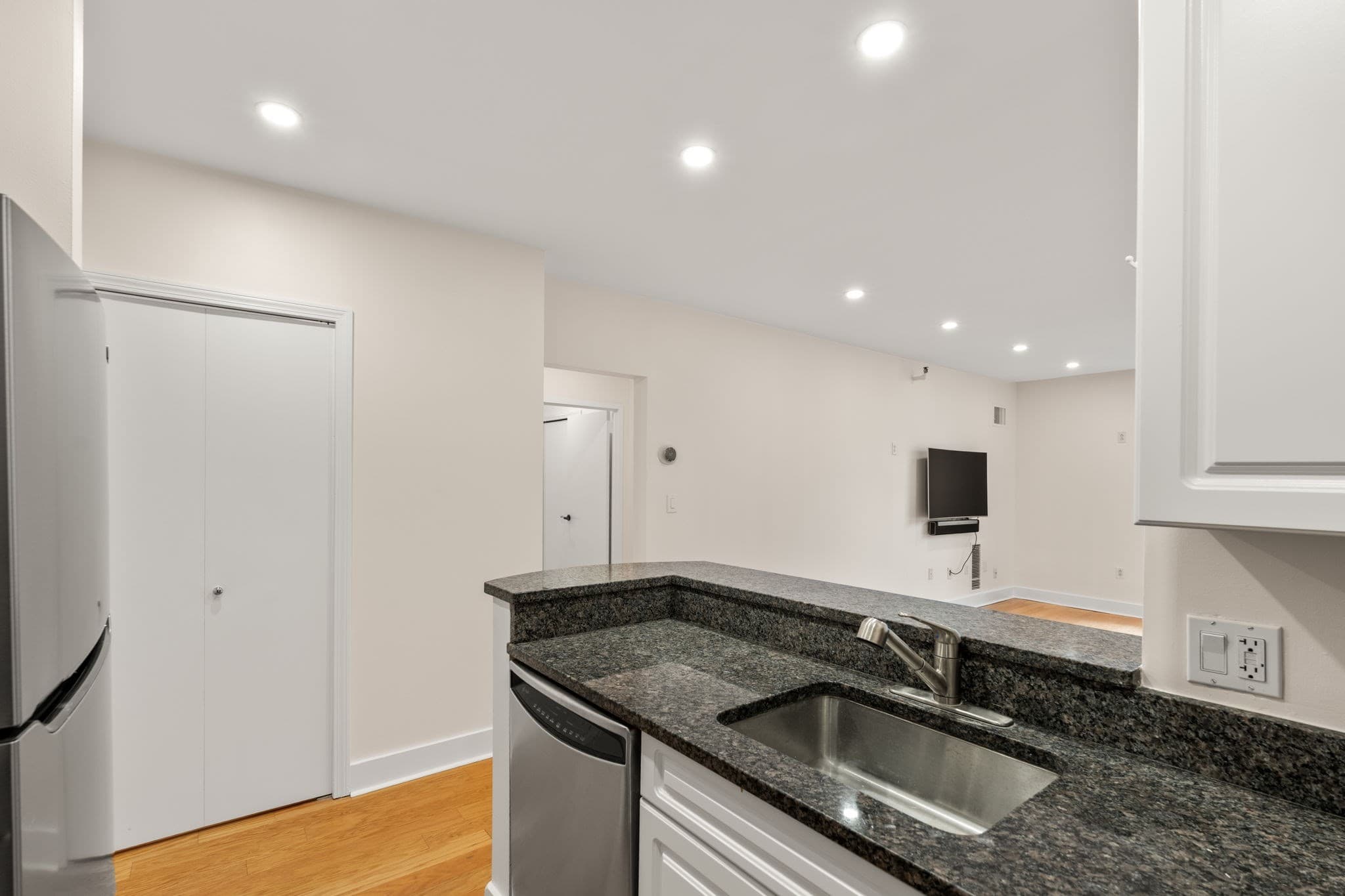 Condominium at 42 8th St # 1104, Boston MA 02129, Boston, photo 16 of 41