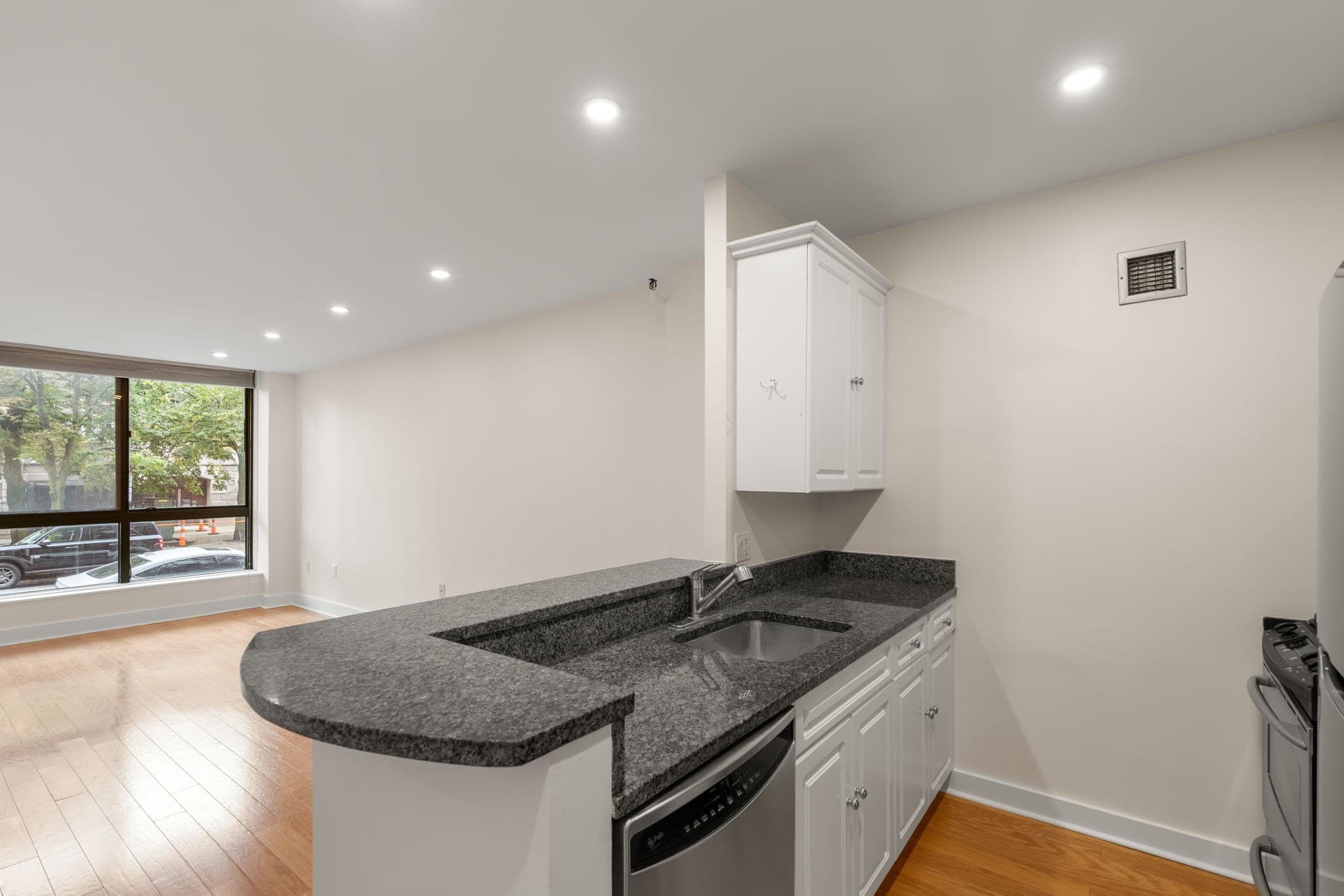Condominium at 42 8th St # 1104, Boston MA 02129, Boston, photo 15 of 41