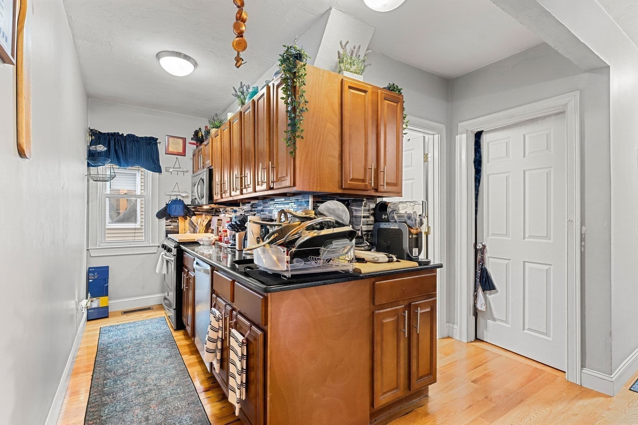 3 Family at 177 Fairmont Ave, Worcester MA 01604, Worcester, photo 38 of 42