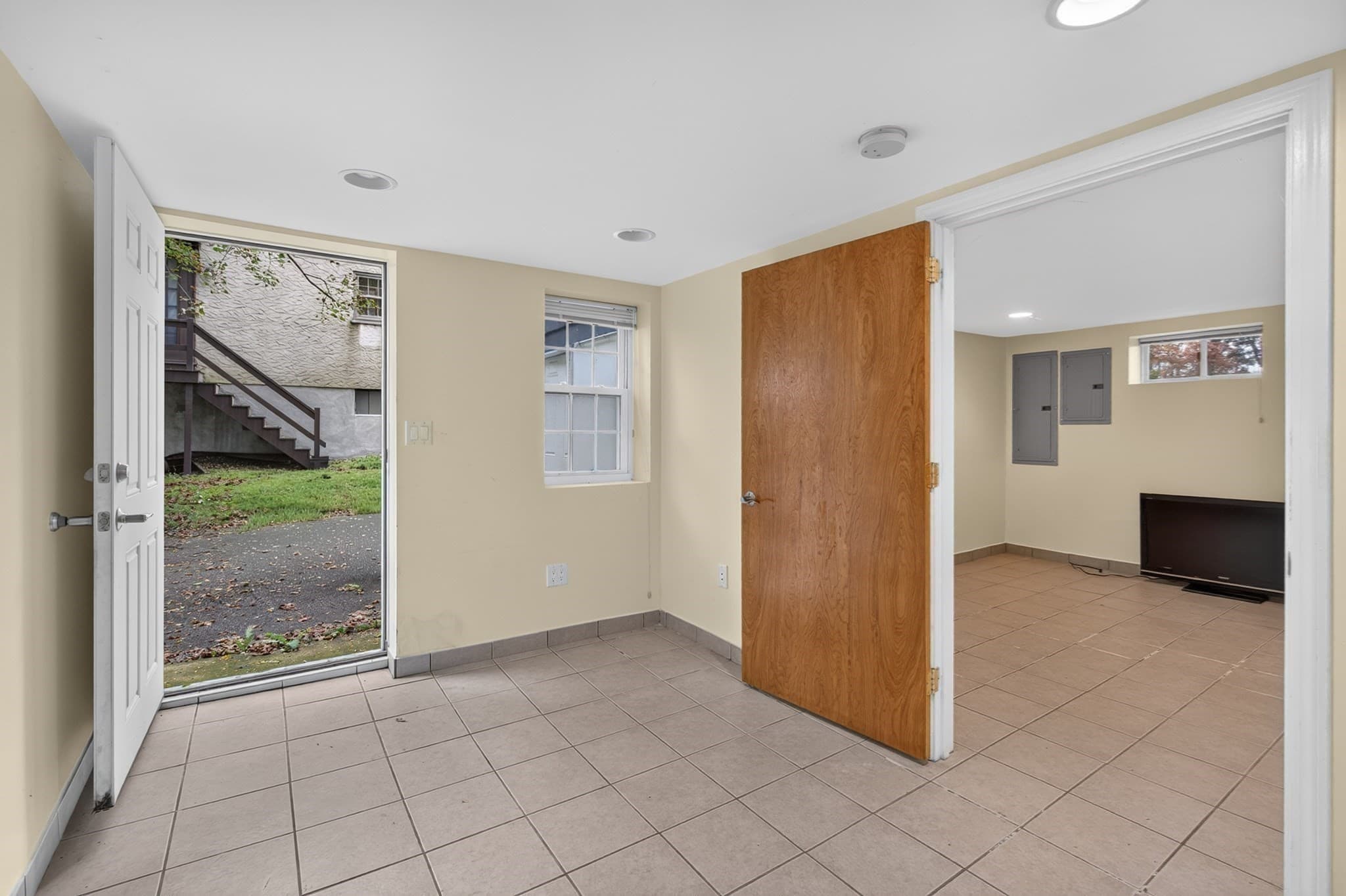 Single Family Residence at 118 Oakdale Rd, Newton MA 02461, Newton, photo 20 of 32
