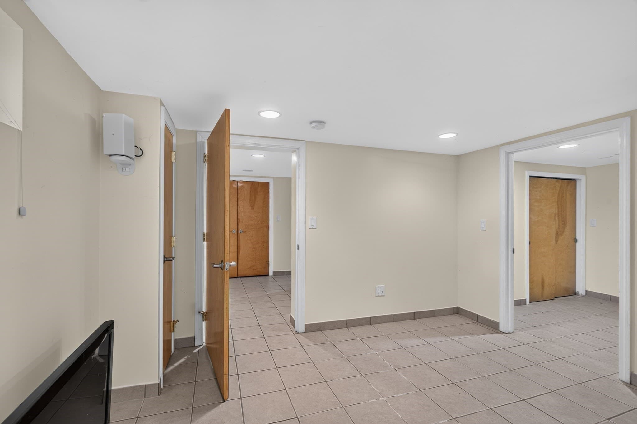 Single Family Residence at 118 Oakdale Rd, Newton MA 02461, Newton, photo 19 of 32