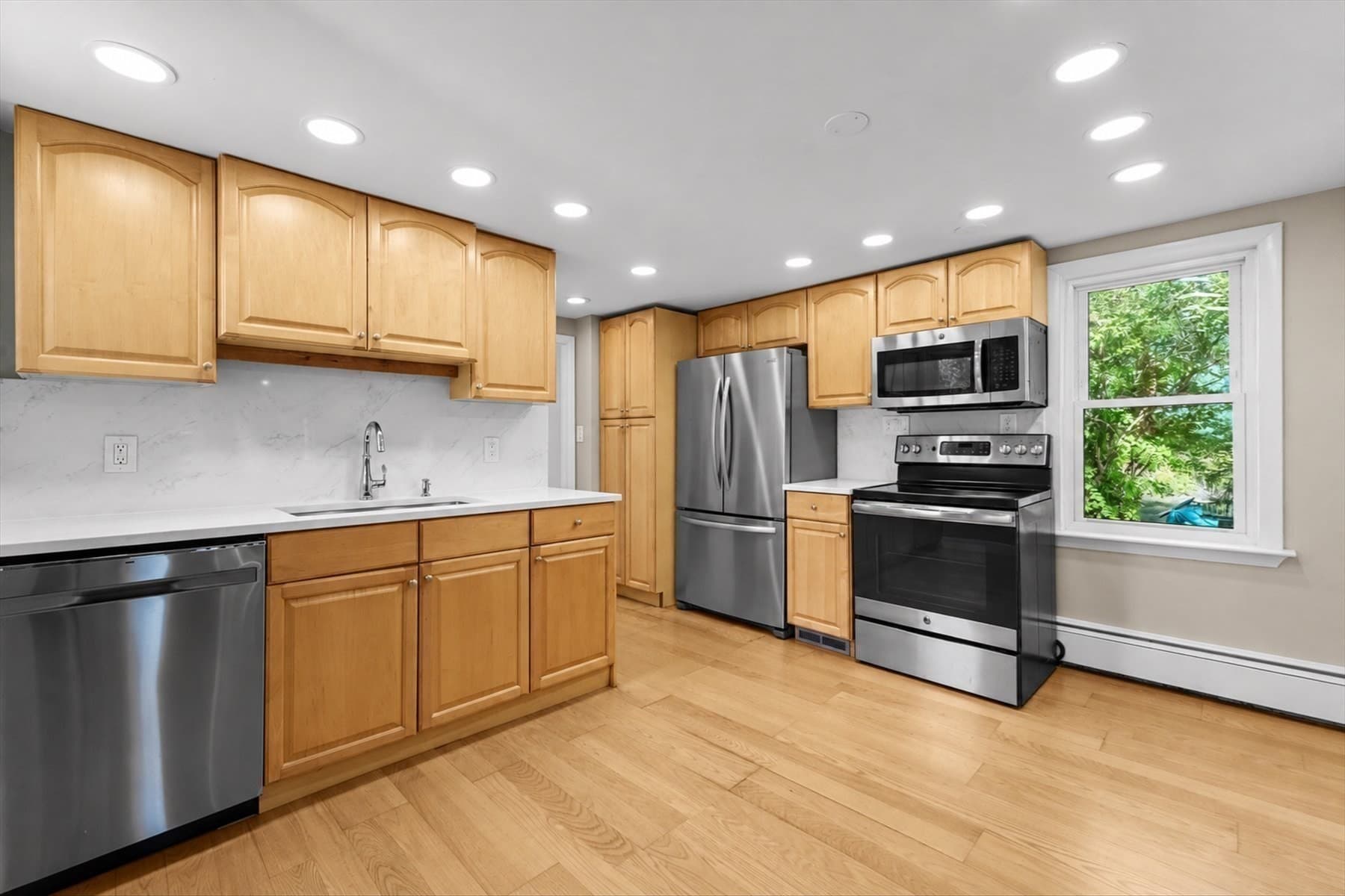 Single Family Residence at 82 Boston Rd, Sutton MA 01590, Sutton, photo 5 of 39