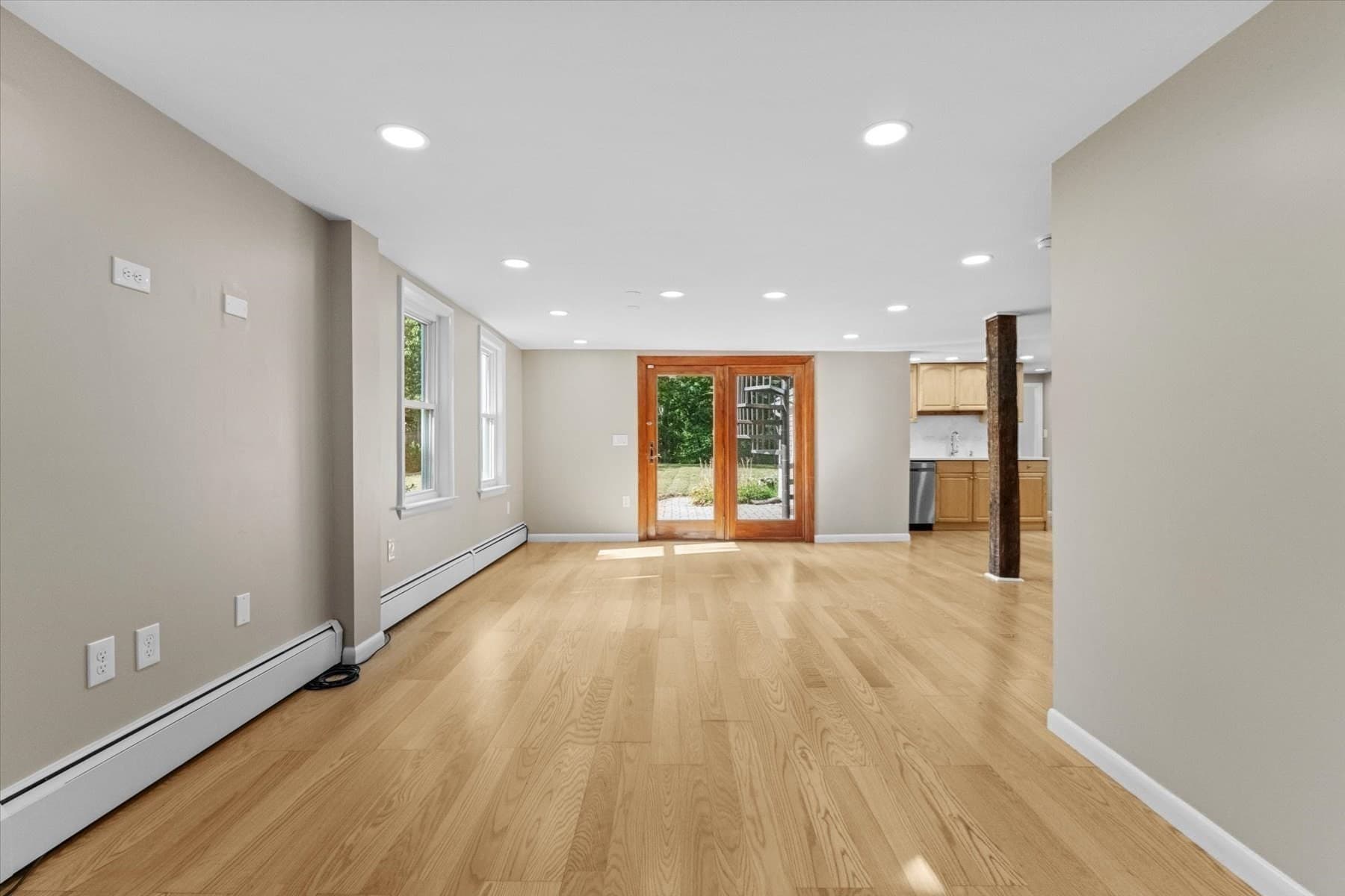 Single Family Residence at 82 Boston Rd, Sutton MA 01590, Sutton, photo 9 of 39