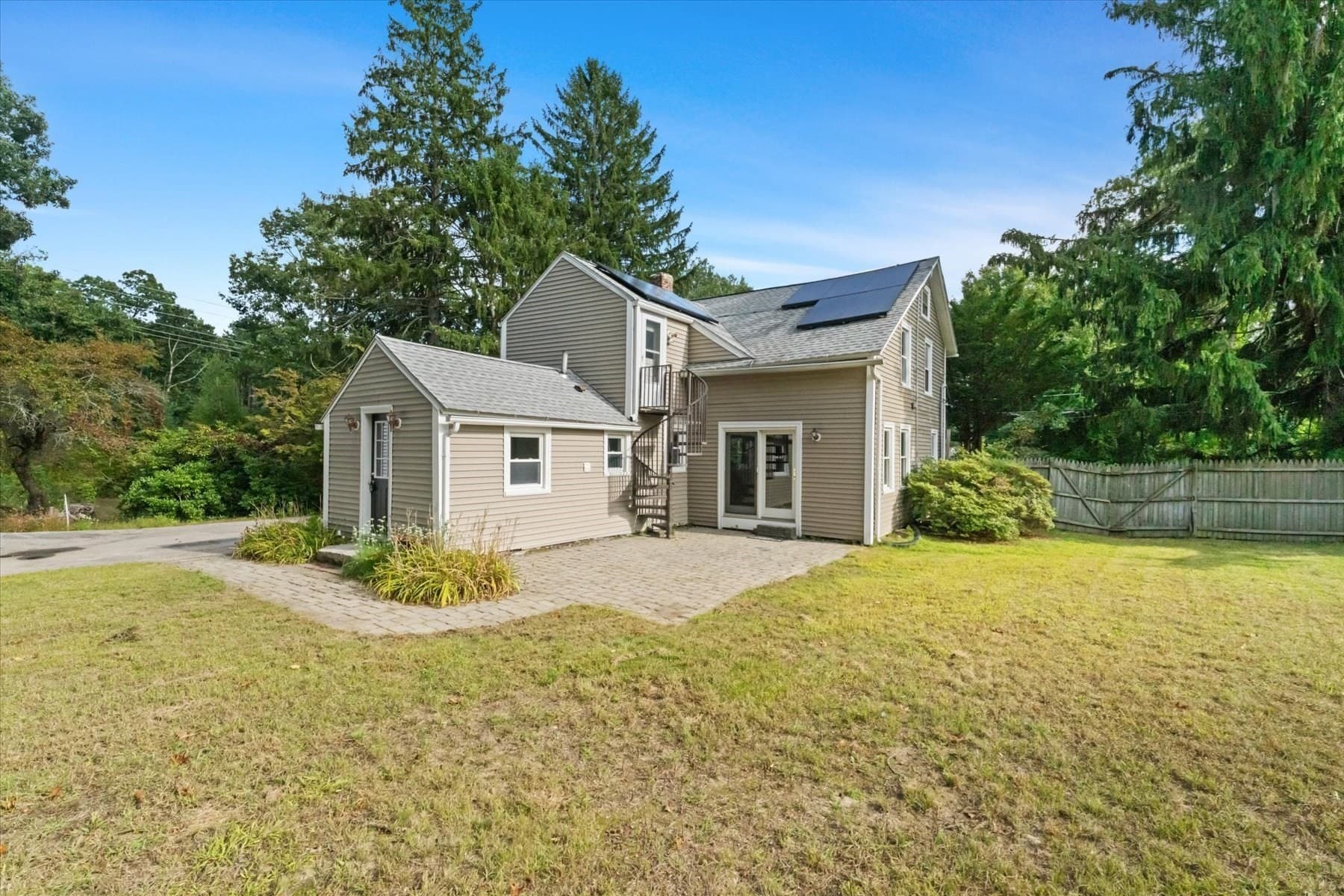 Single Family Residence at 82 Boston Rd, Sutton MA 01590, Sutton, photo 34 of 39