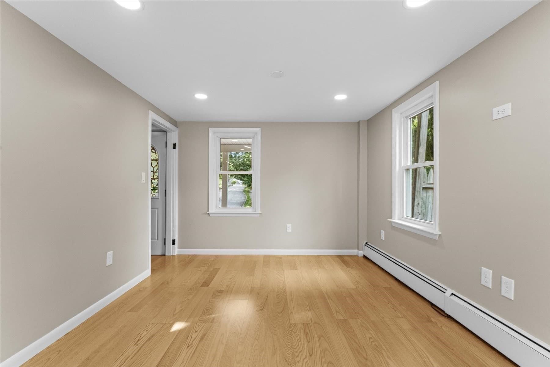 Single Family Residence at 82 Boston Rd, Sutton MA 01590, Sutton, photo 10 of 39