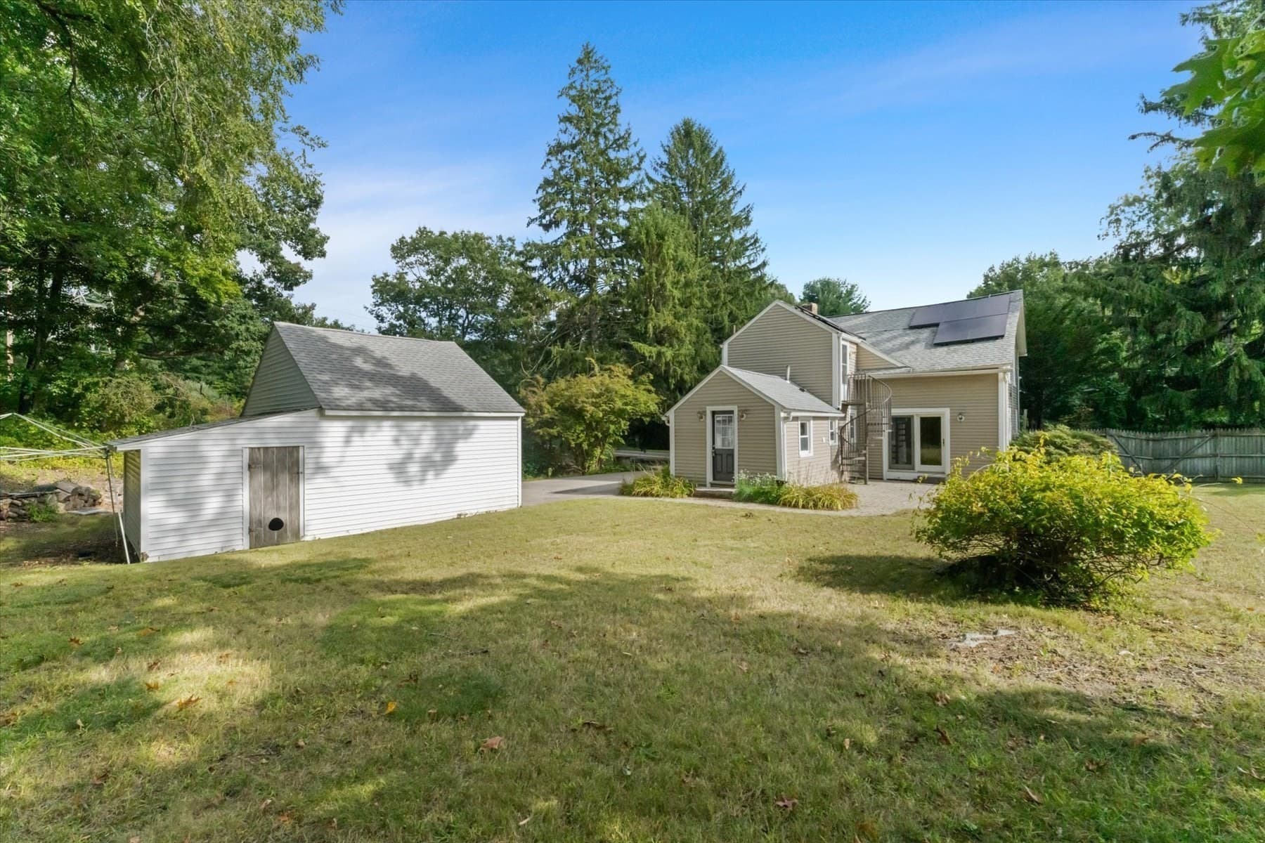 Single Family Residence at 82 Boston Rd, Sutton MA 01590, Sutton, photo 33 of 39