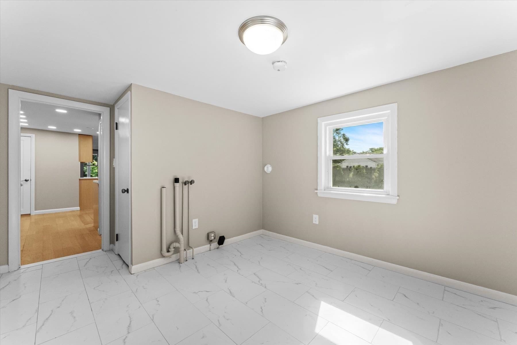 Single Family Residence at 82 Boston Rd, Sutton MA 01590, Sutton, photo 18 of 39