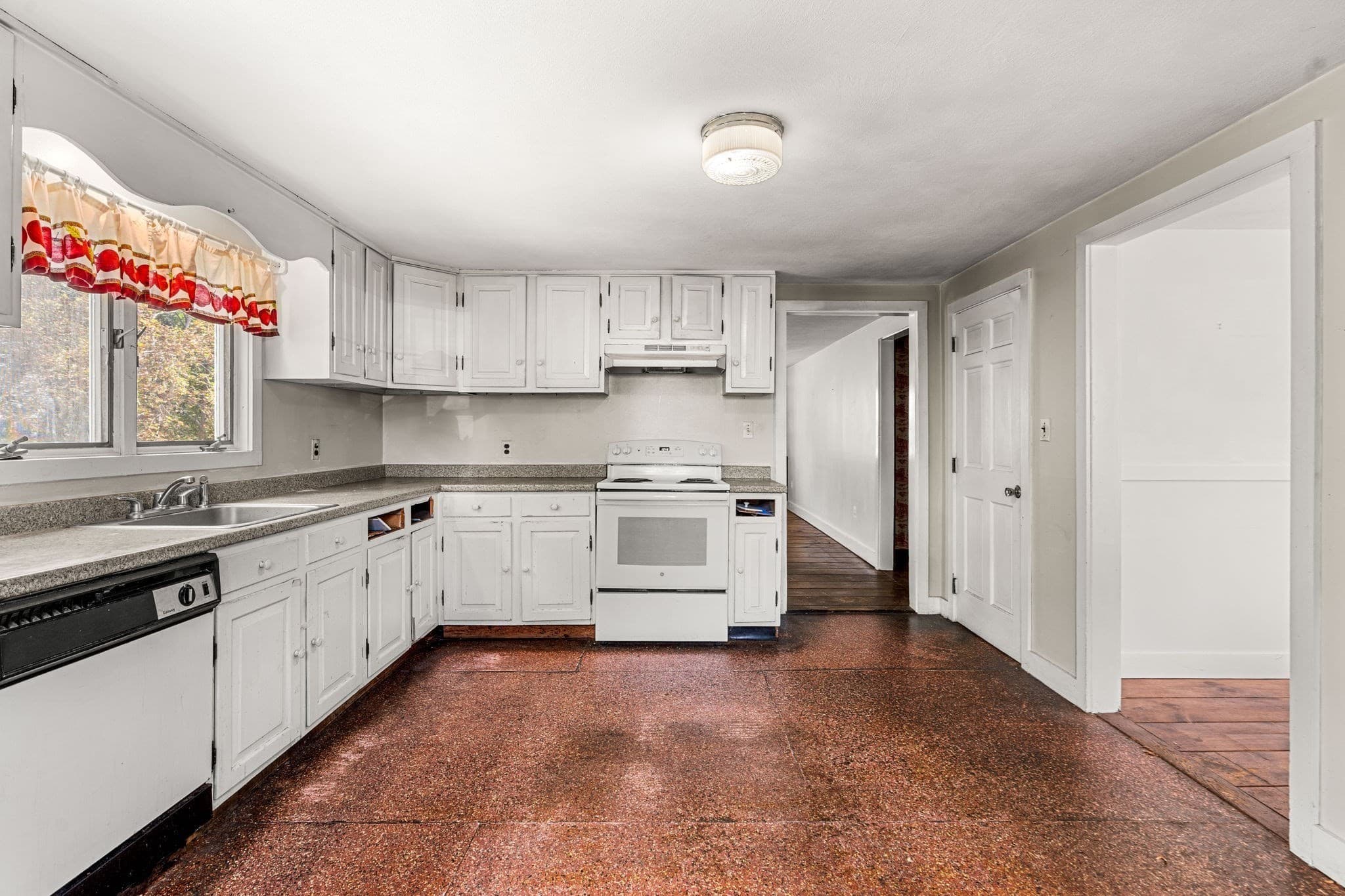 Single Family Residence at 141 Evans Rd Ext, Marblehead MA 01945, Marblehead, photo 9 of 42