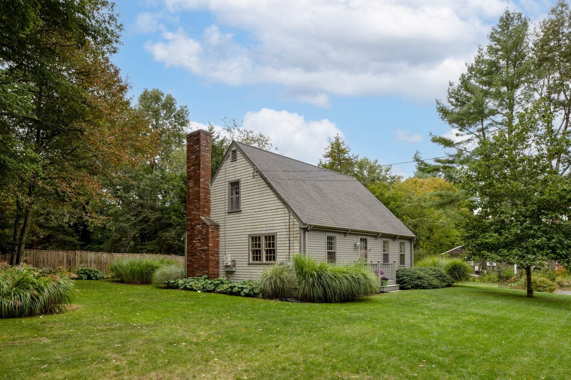 7 Bayberry Ln, Mattapoisett MA 02739