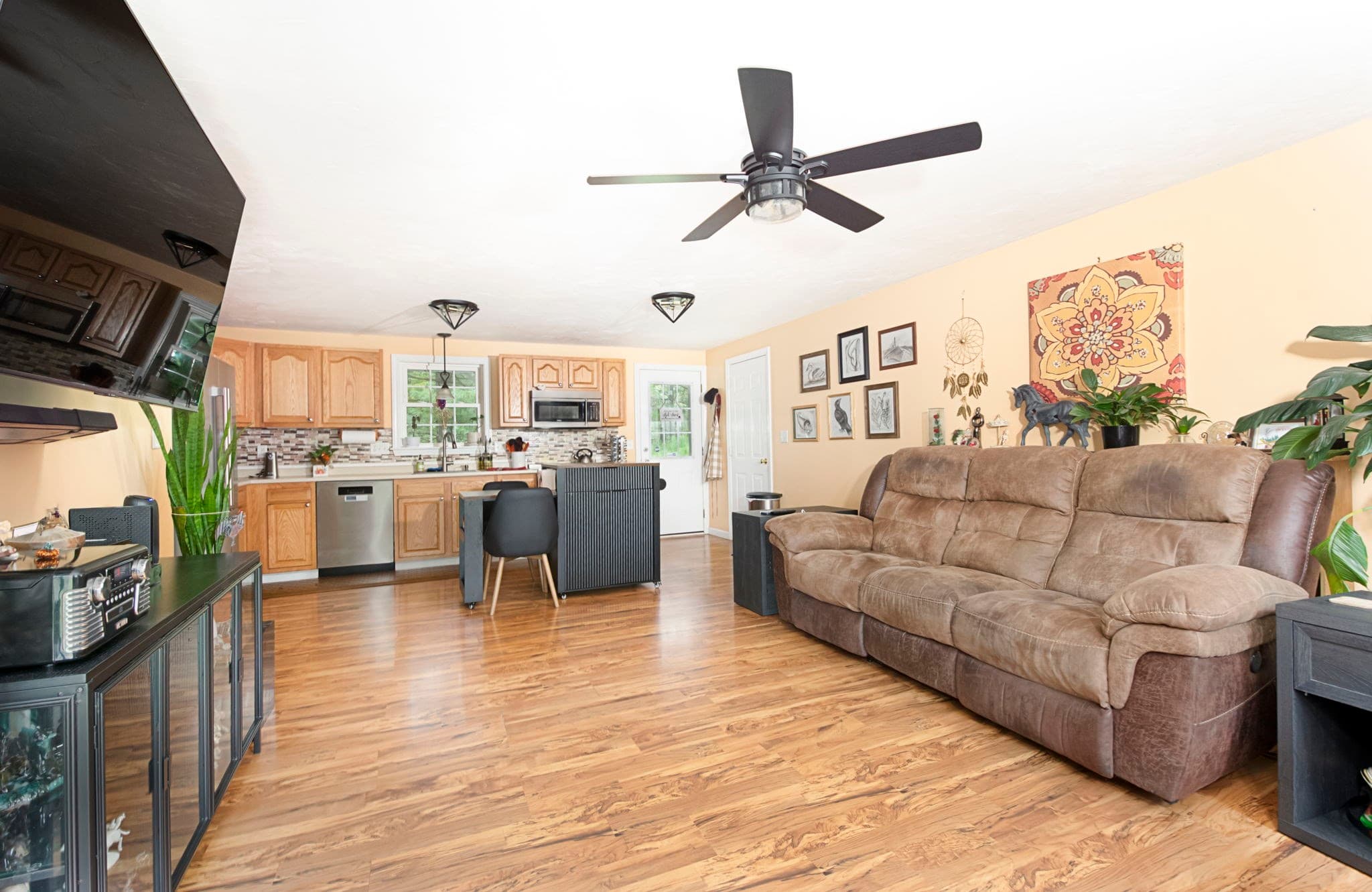 Single Family Residence at 74 Whitetail Cir, Southbridge MA 01550, Southbridge, photo 6 of 20