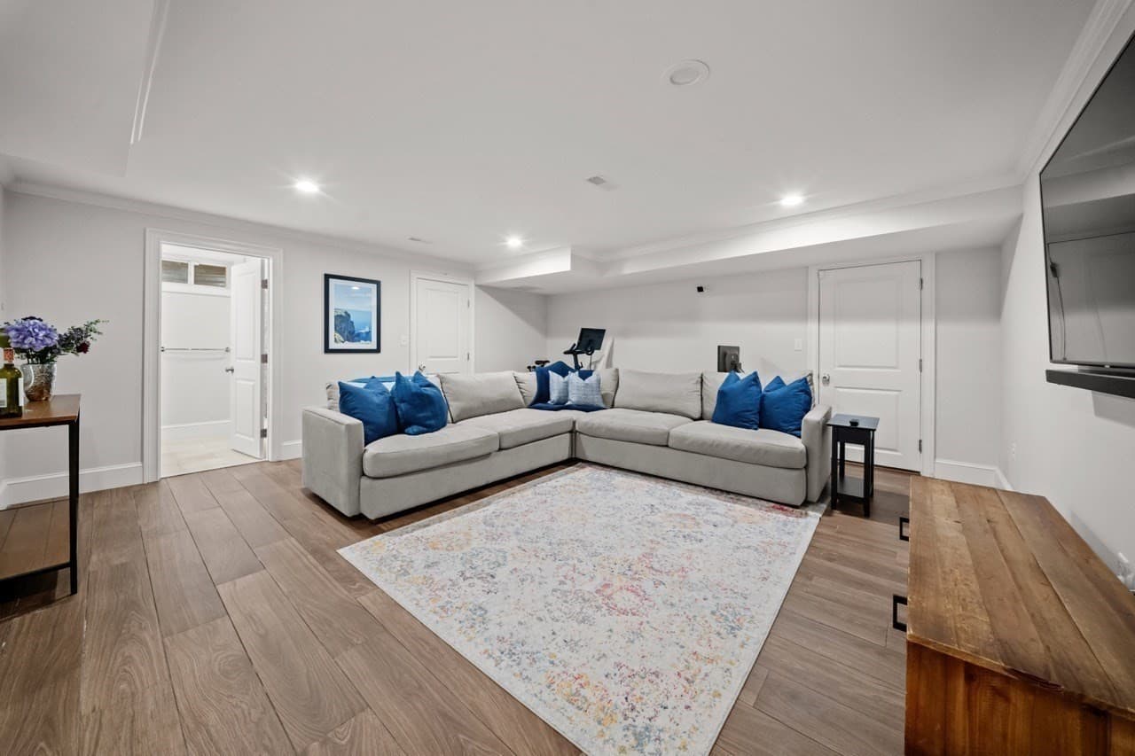 Condominium at 94 East Side Parkway # 94, Newton MA 02458, Newton, photo 32 of 42