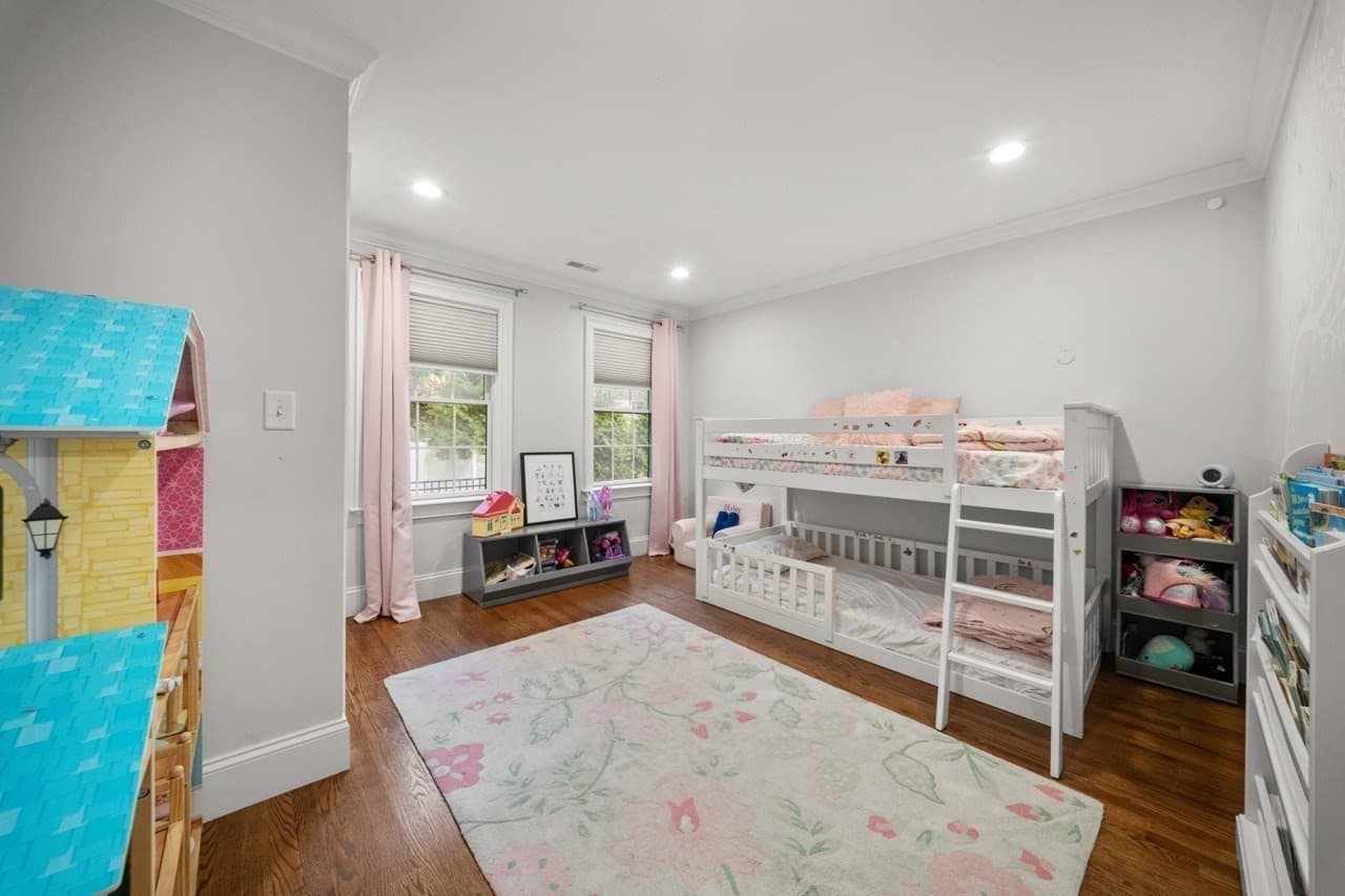 Condominium at 94 East Side Parkway # 94, Newton MA 02458, Newton, photo 24 of 42