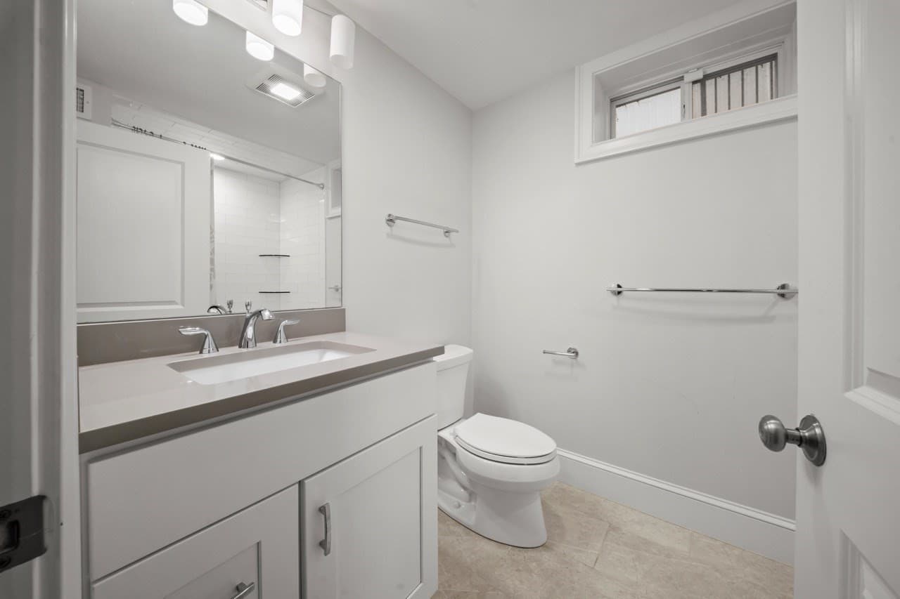 Condominium at 94 East Side Parkway # 94, Newton MA 02458, Newton, photo 34 of 42