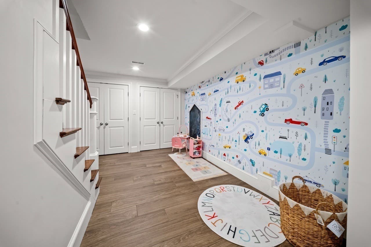 Condominium at 94 East Side Parkway # 94, Newton MA 02458, Newton, photo 31 of 42