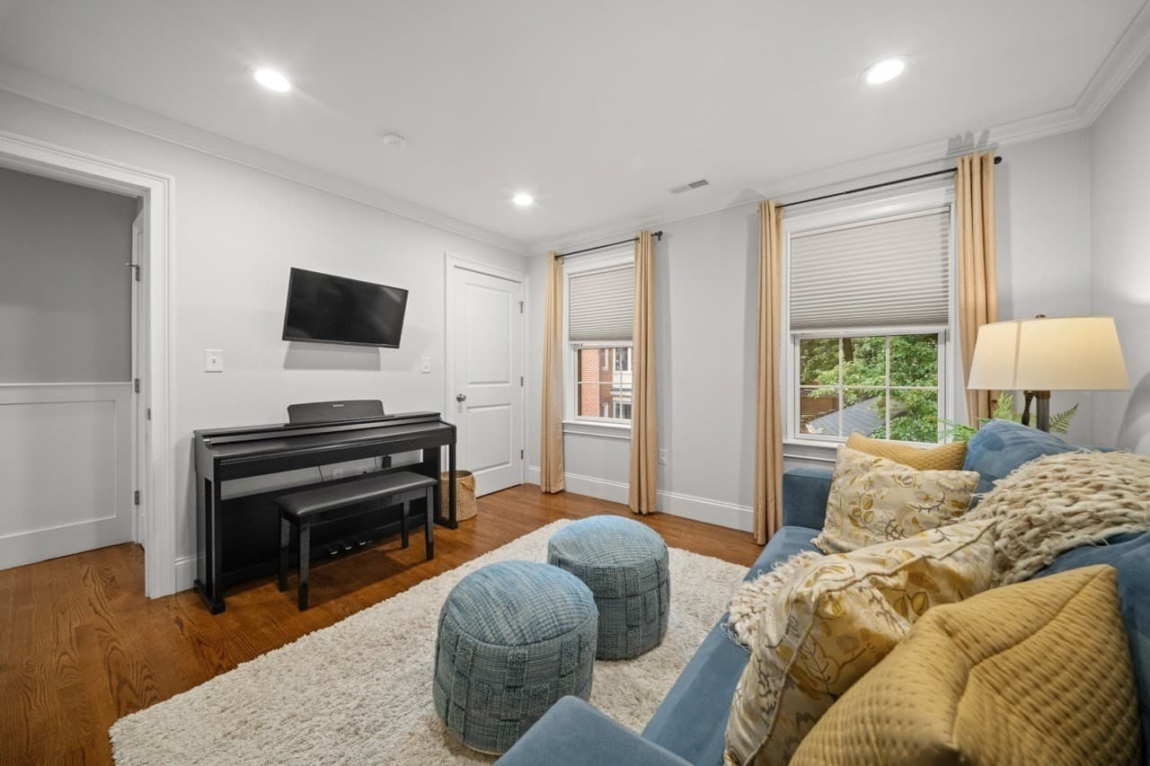 Condominium at 94 East Side Parkway # 94, Newton MA 02458, Newton, photo 21 of 42