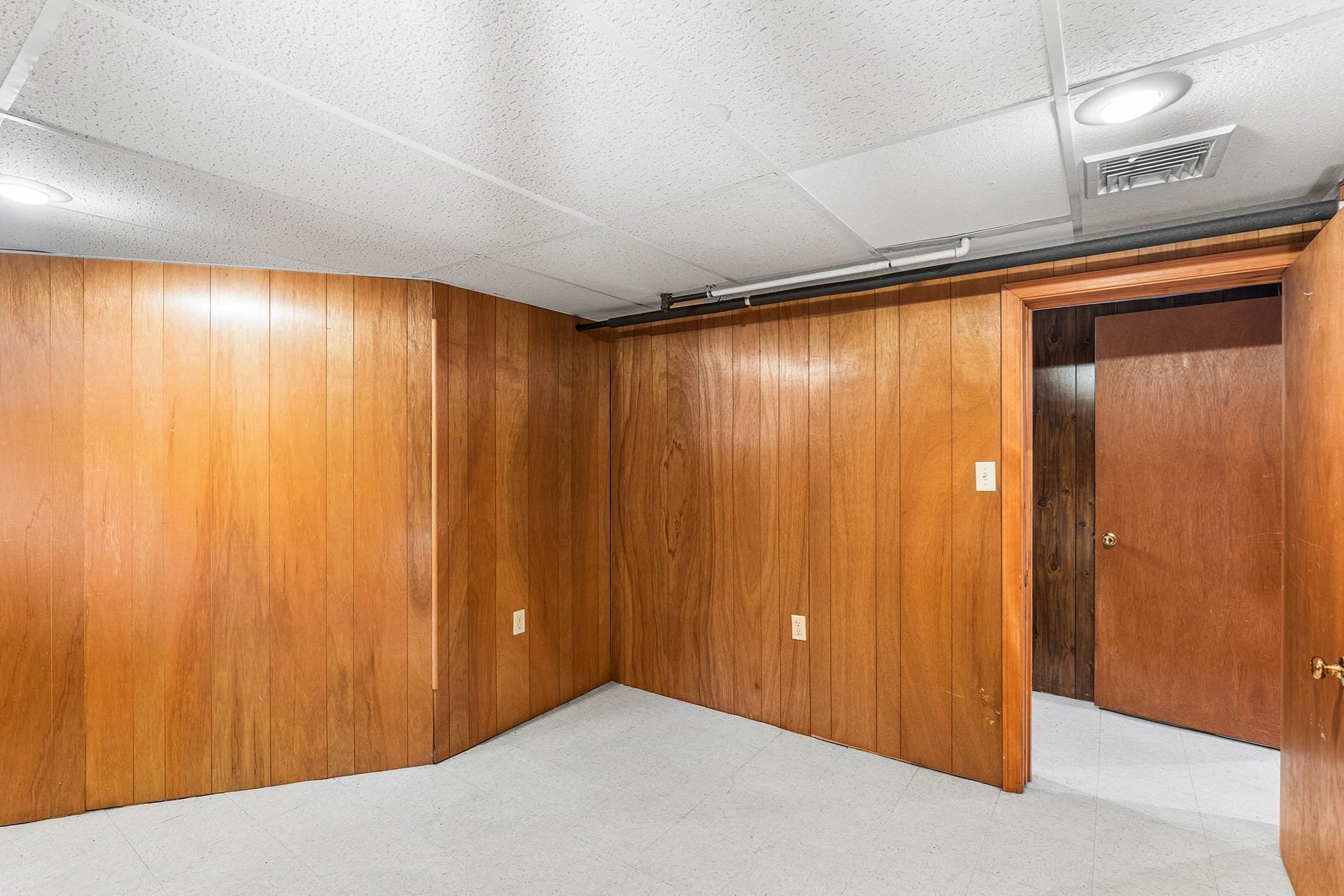 Single Family Residence at 62 Woodsbury Rd, Rockland MA 02370, Rockland, photo 26 of 41