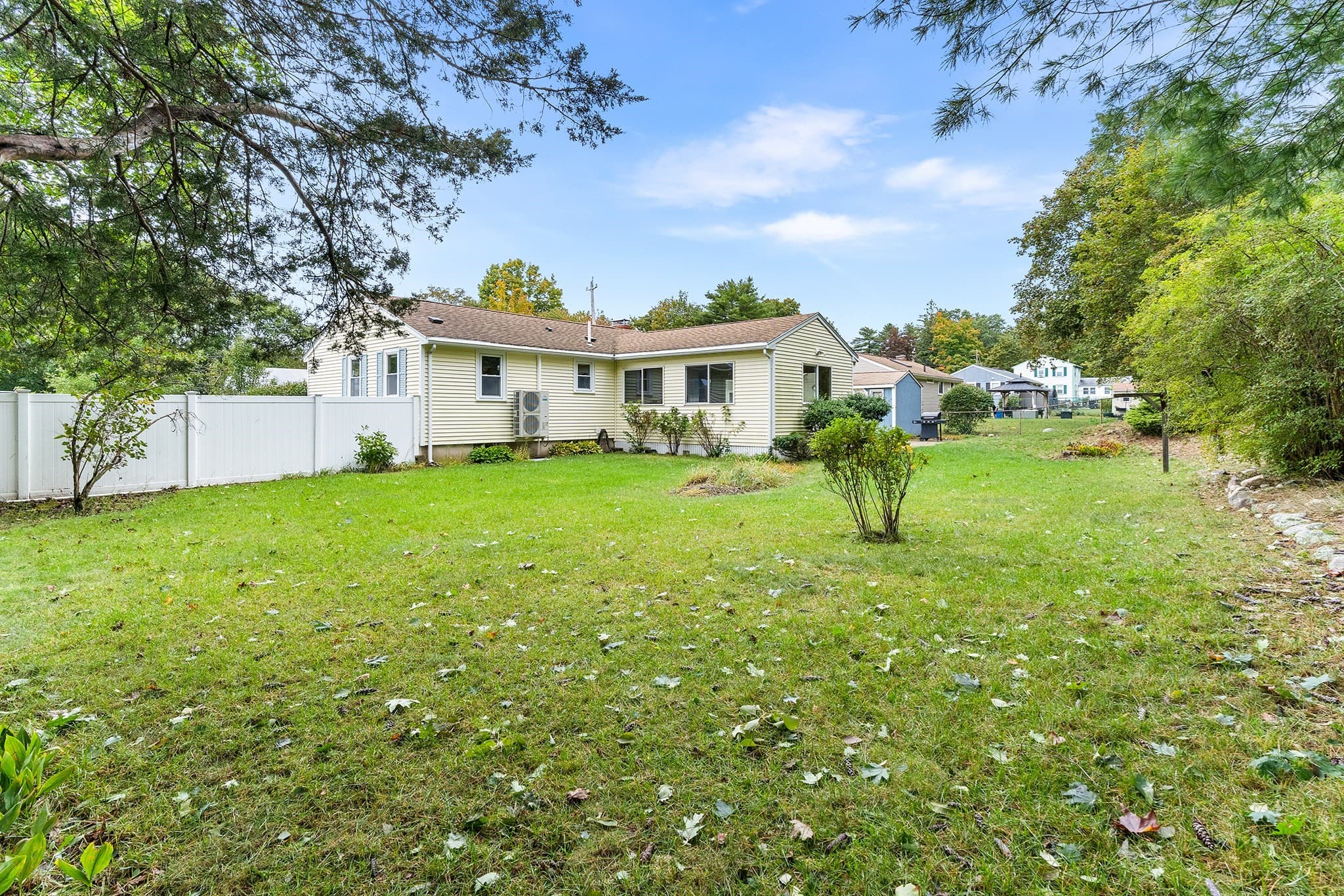 Single Family Residence at 62 Woodsbury Rd, Rockland MA 02370, Rockland, photo 38 of 41