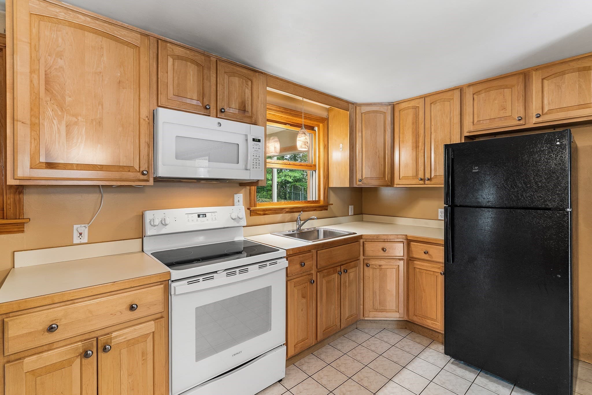 Single Family Residence at 62 Woodsbury Rd, Rockland MA 02370, Rockland, photo 10 of 41
