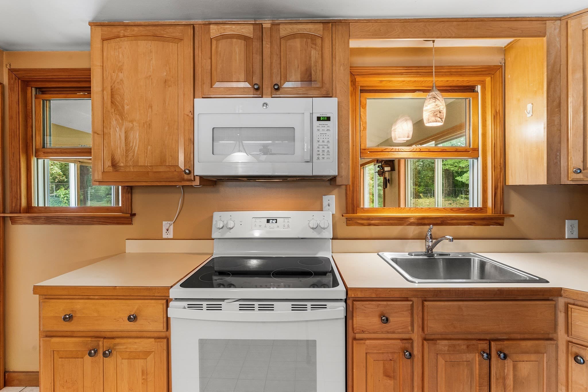 Single Family Residence at 62 Woodsbury Rd, Rockland MA 02370, Rockland, photo 11 of 41