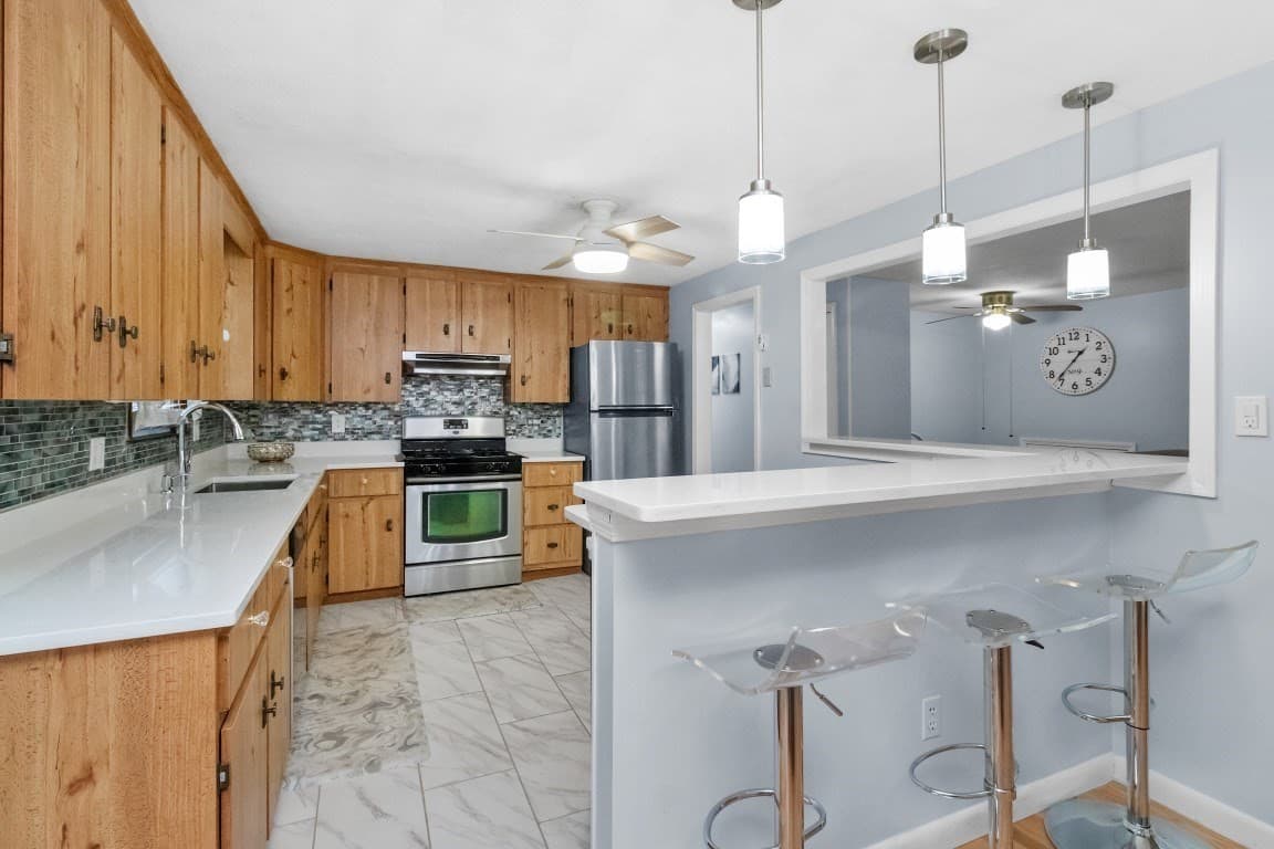 Single Family Residence at 30 Lantern Ln, Randolph MA 02368, Randolph, photo 2 of 33